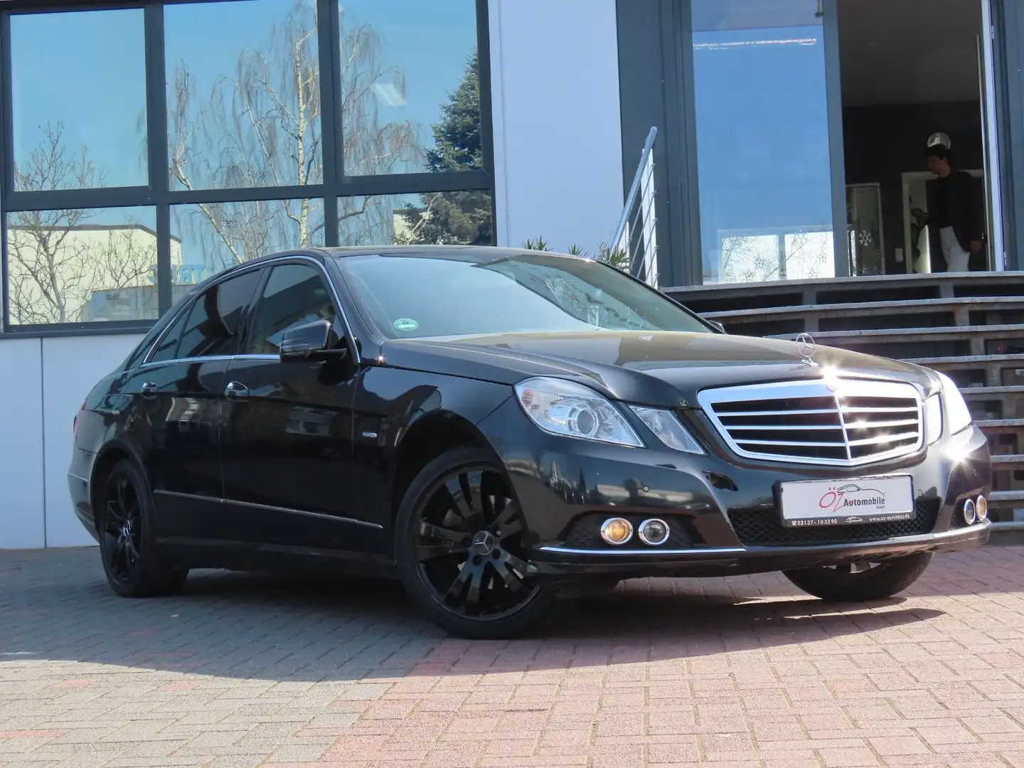 Mercedes-Benz E 220 CDI Elegance ACC Navigation Sitzheizung Noir - 1