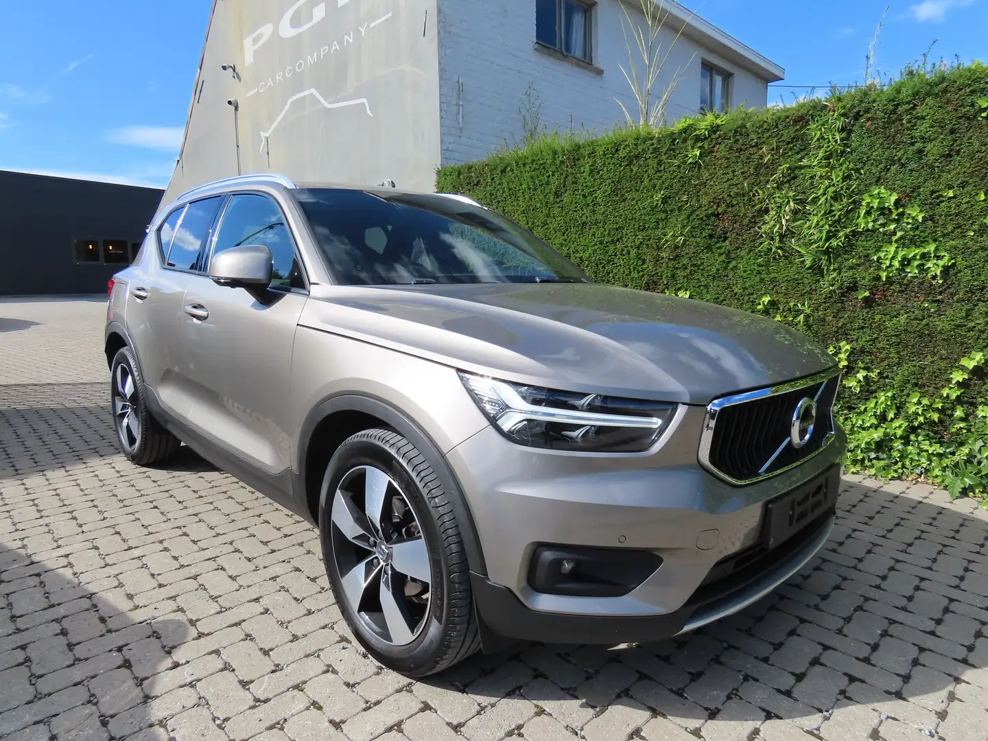 Volvo XC40 XC40 T3 Momentum Pro Beige - 1