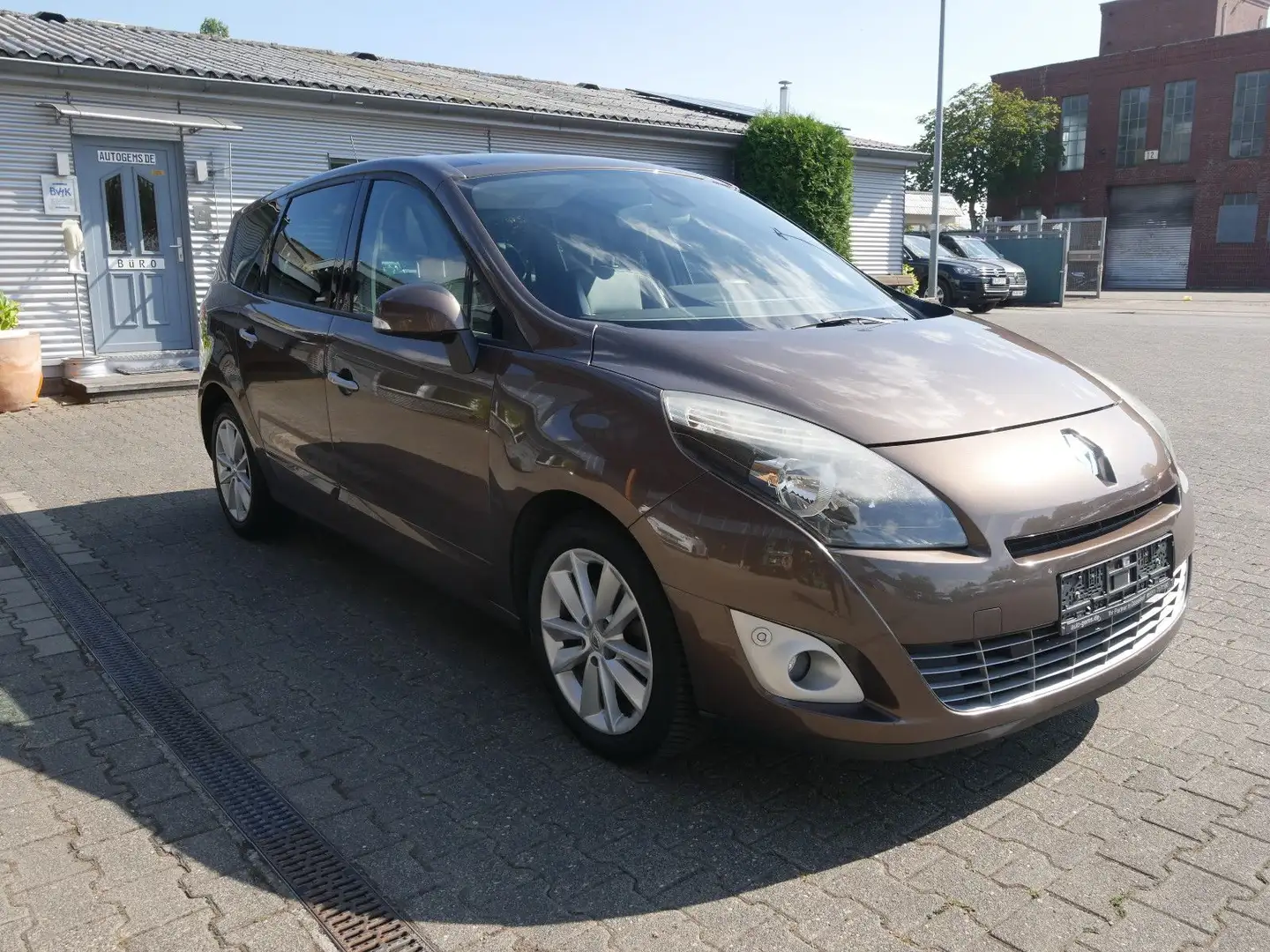 Renault Grand Scenic 2.0 Luxe Leder Navi Pano 7 Sitze Braun - 1