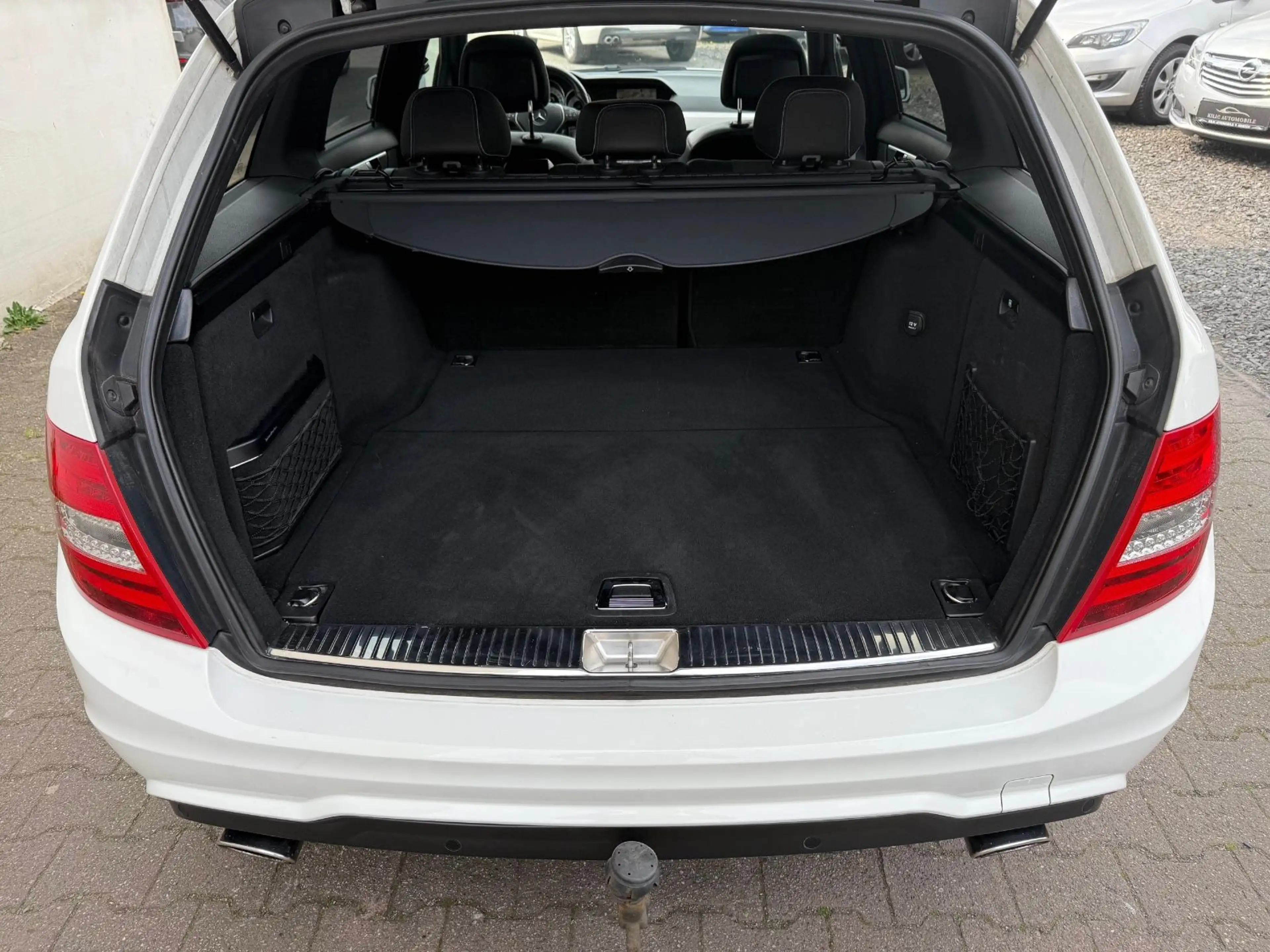 Mercedes-Benz C 350 CDI AMG Edition Glasdach*BiXenon*AHK — photo 24