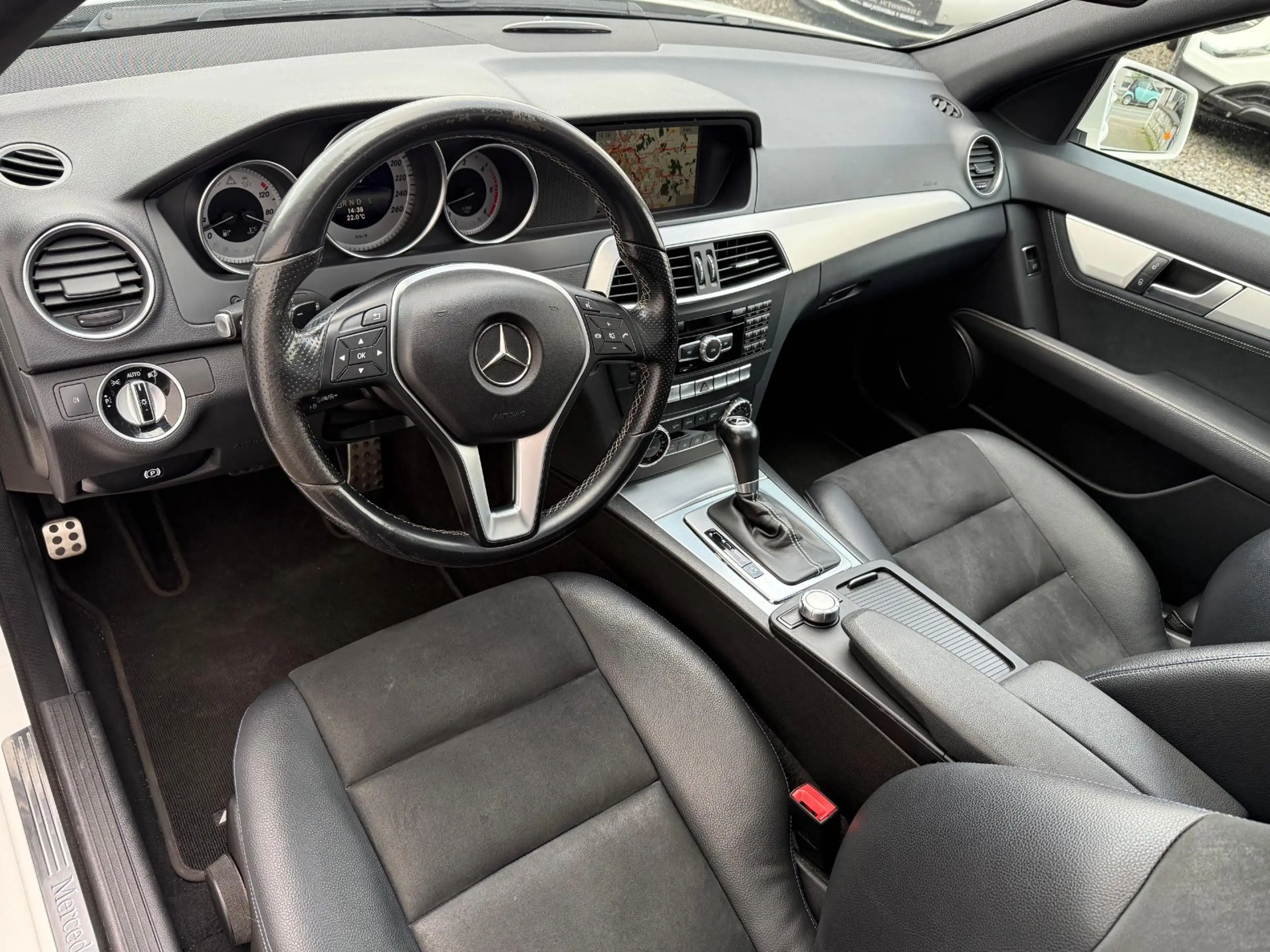 Mercedes-Benz C 350 CDI AMG Edition Glasdach*BiXenon*AHK — photo 10