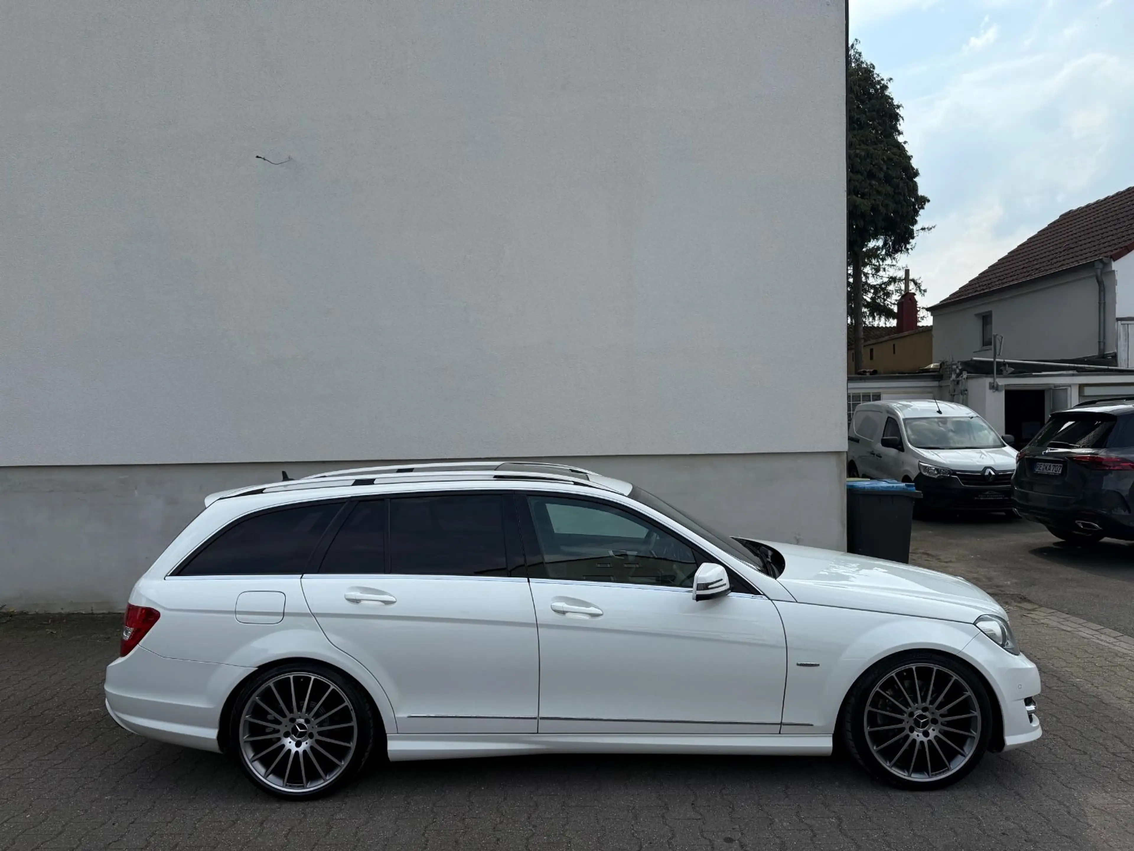 Mercedes-Benz C 350 CDI AMG Edition Glasdach*BiXenon*AHK — photo 5
