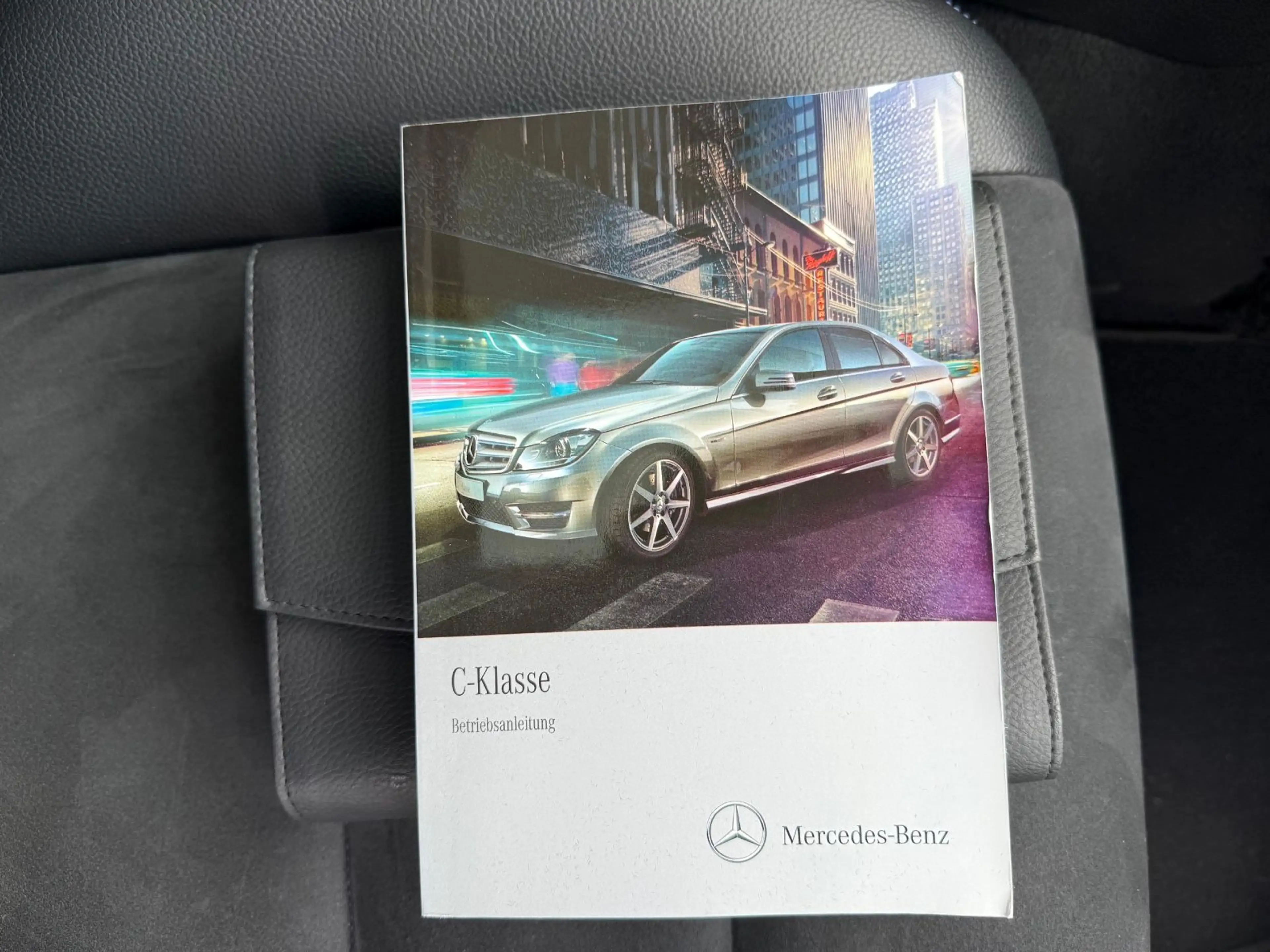 Mercedes-Benz C 350 CDI AMG Edition Glasdach*BiXenon*AHK — photo 23