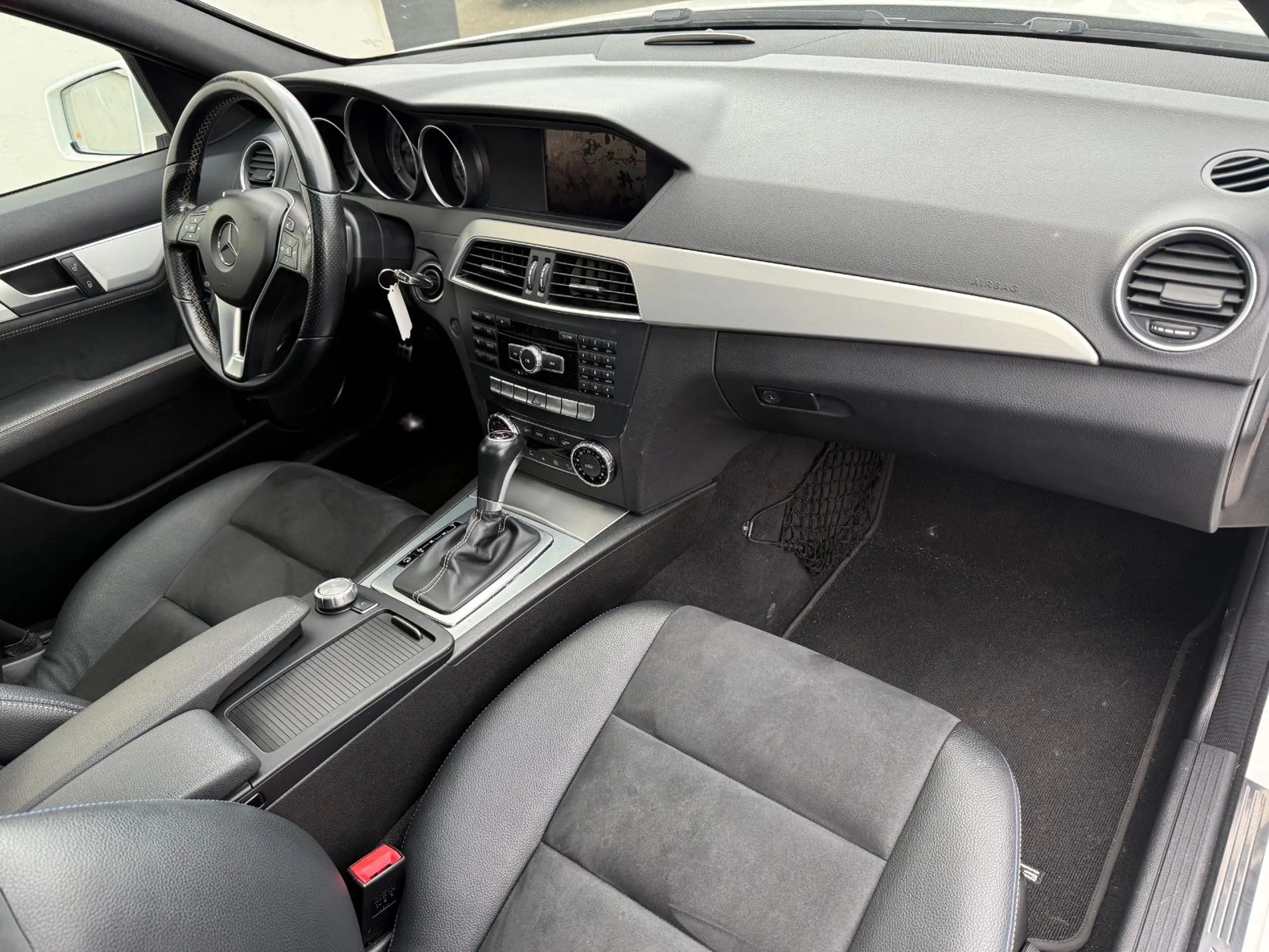 Mercedes-Benz C 350 CDI AMG Edition Glasdach*BiXenon*AHK — photo 20