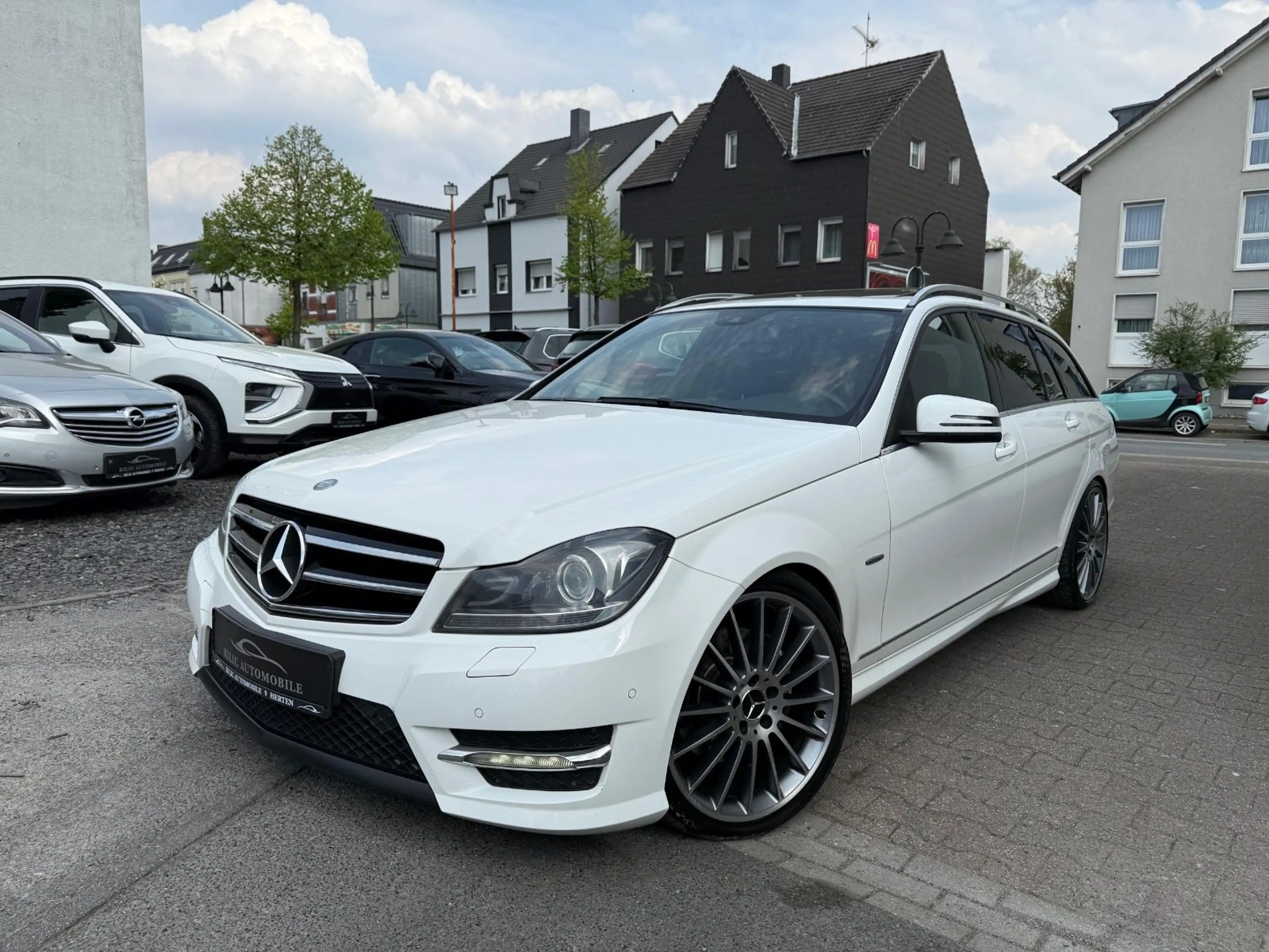 Mercedes-Benz C 350 CDI AMG Edition Glasdach*BiXenon*AHK