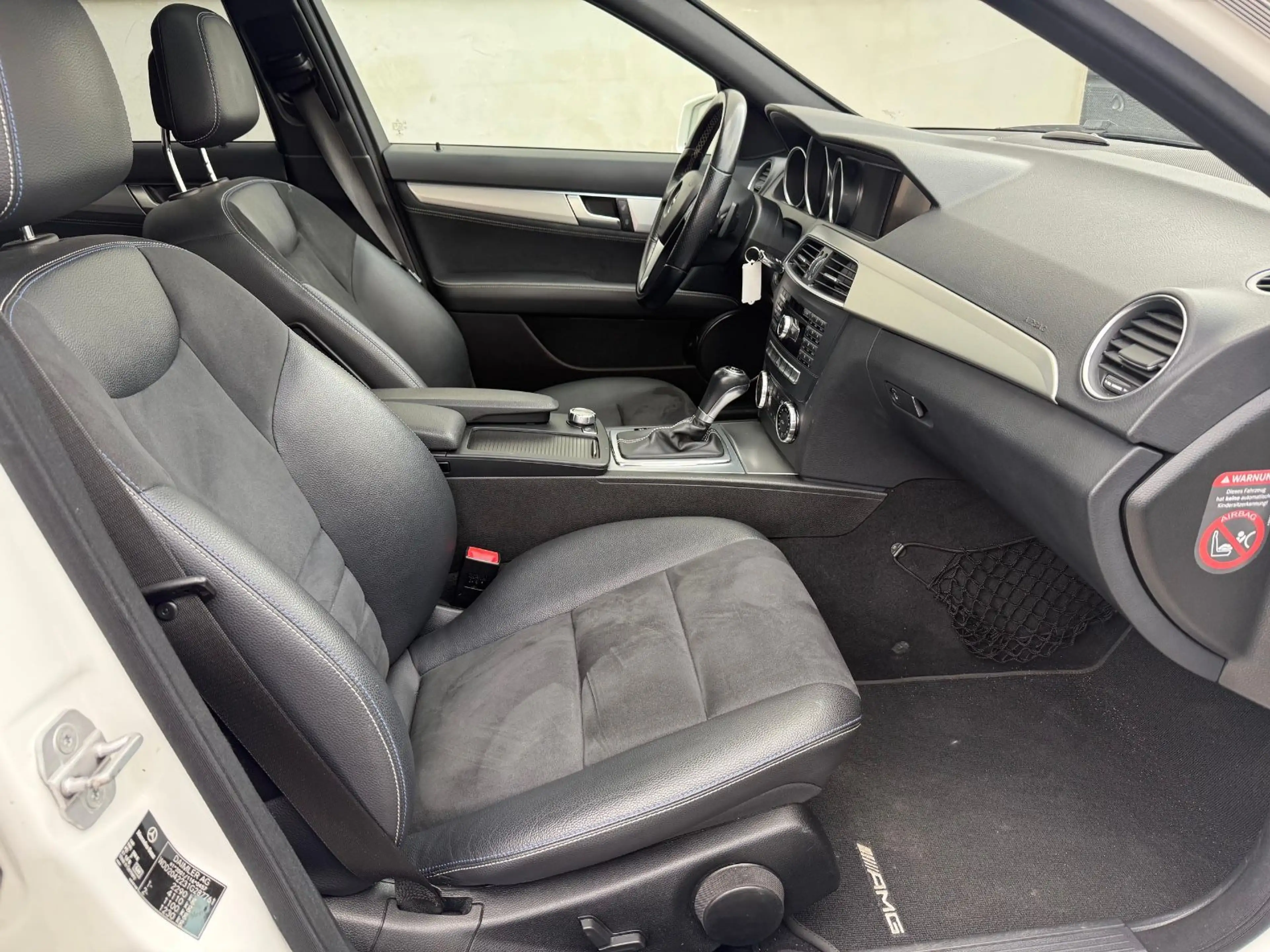 Mercedes-Benz C 350 CDI AMG Edition Glasdach*BiXenon*AHK — photo 19