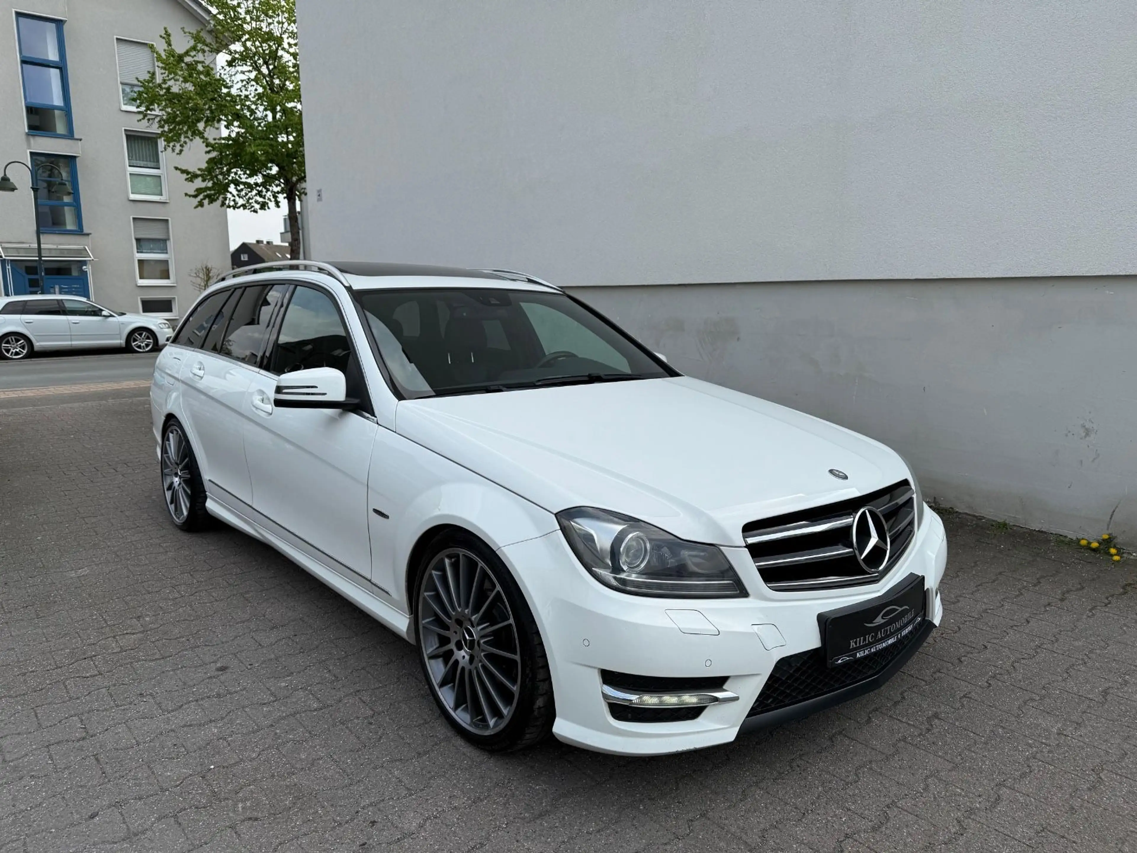 Mercedes-Benz C 350 CDI AMG Edition Glasdach*BiXenon*AHK — photo 4