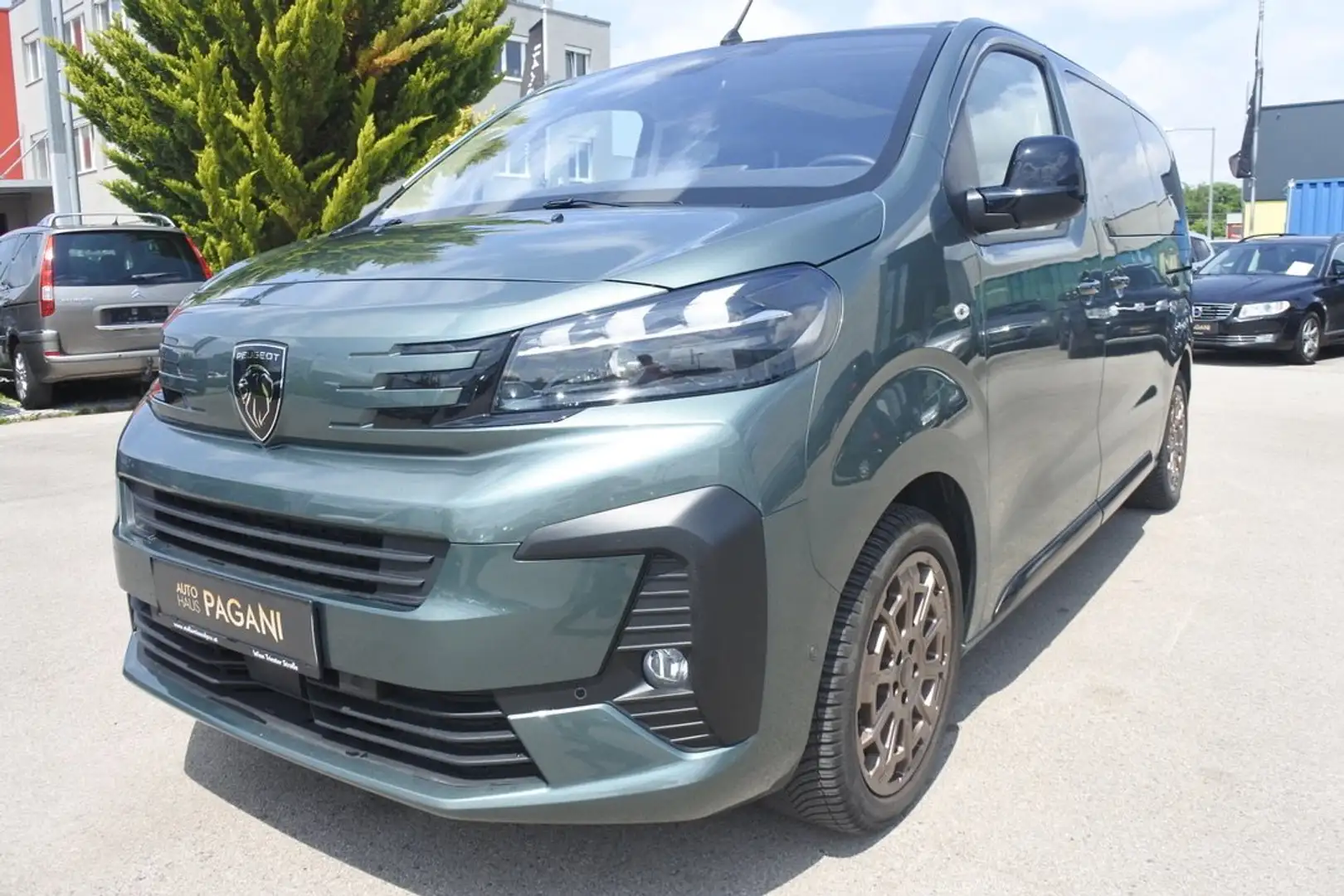 Peugeot Traveller Traveller Allure L2 BlueHDI 180 EAT8/VOLL/MWST/AHK Grün - 2