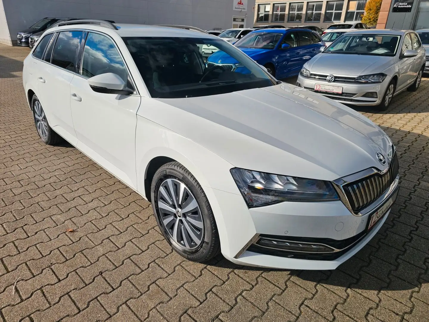 Skoda Superb Komb.Ambit.AUT*AHK*NAVi*VIRTUAL*STANDHEIZ Weiß - 2