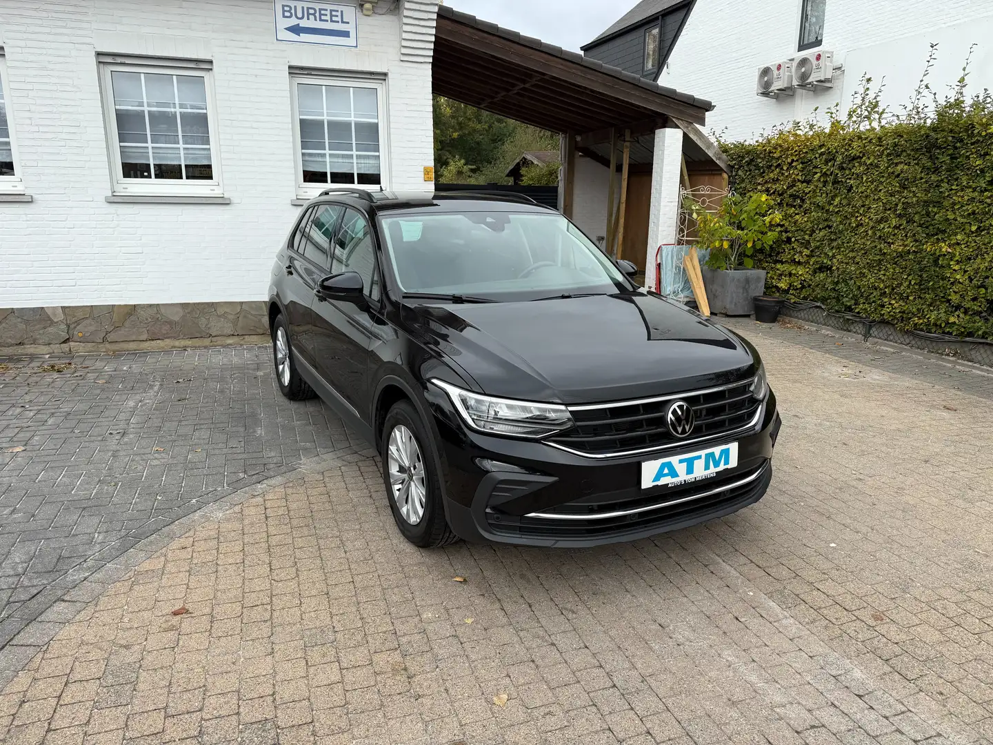 Volkswagen Tiguan Tiguan 2.0 TDI SCR DSG Life/Navi/cam/ACC/lane/side Zwart - 1