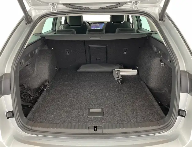 Skoda Octavia view 7