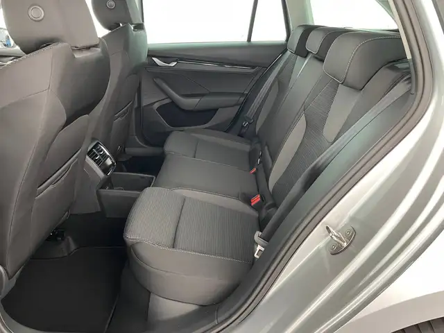 Skoda Octavia view 11