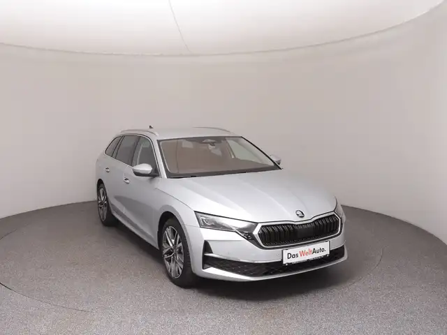 Skoda Octavia view 2
