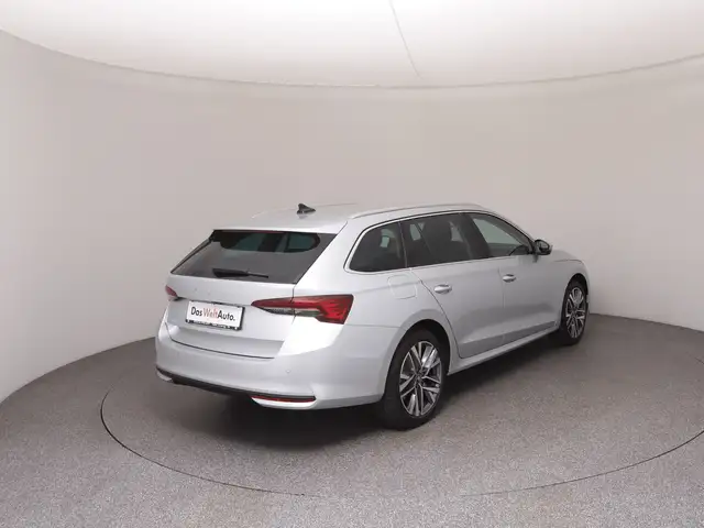 Skoda Octavia view 4