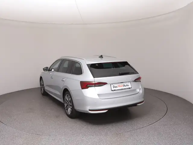 Skoda Octavia view 5