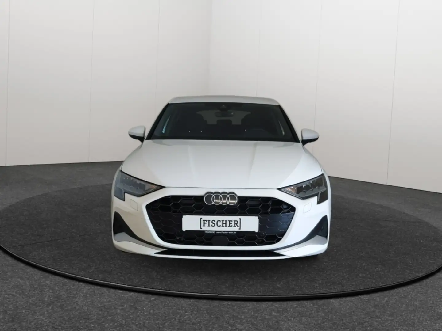 Audi A3 Sportback 40TFSI e advanced LED Navi SHZ Rear View Weiß - 2