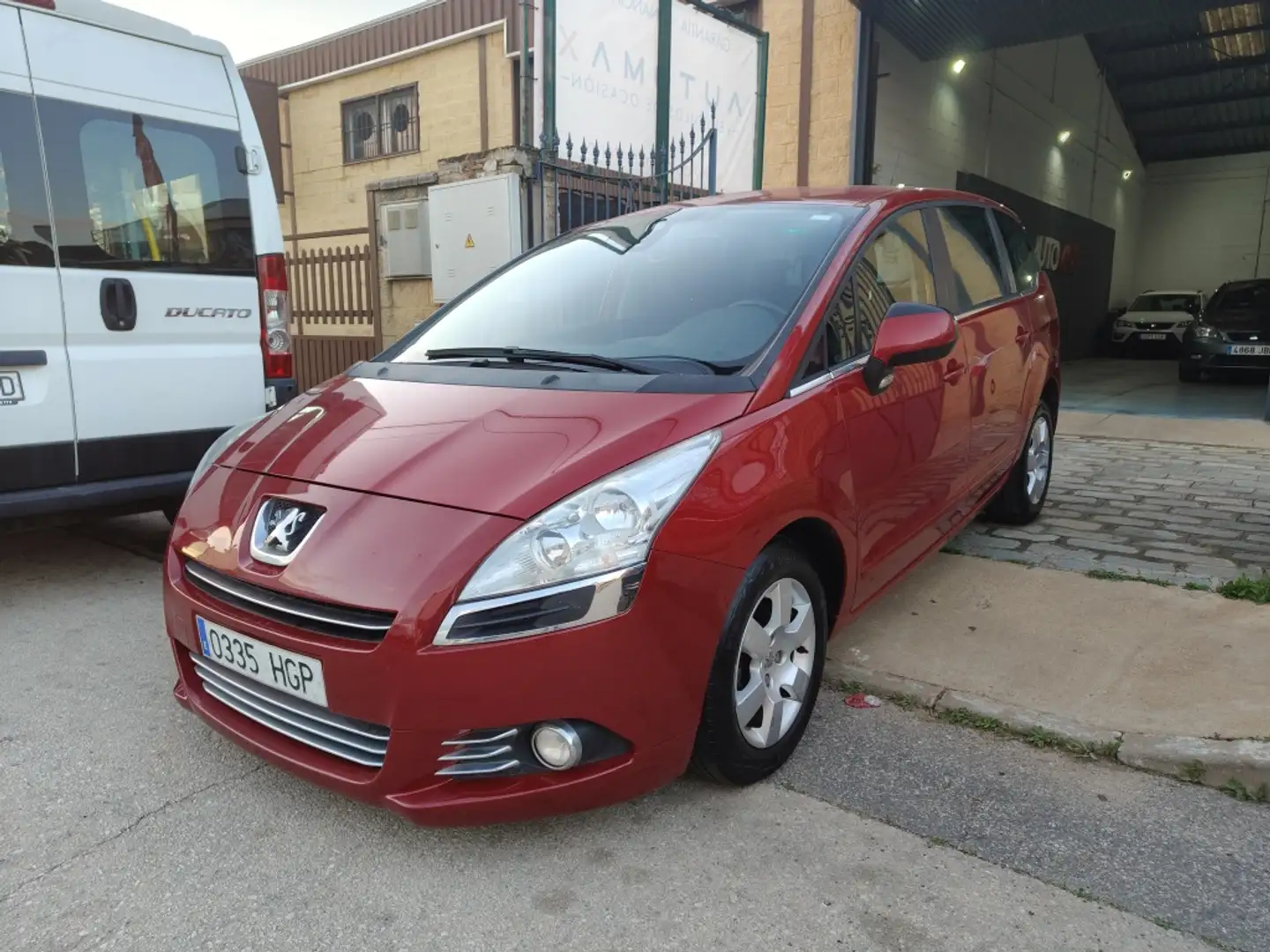 Peugeot 5008 1.6HDI Confort 112 Burdeos - 2
