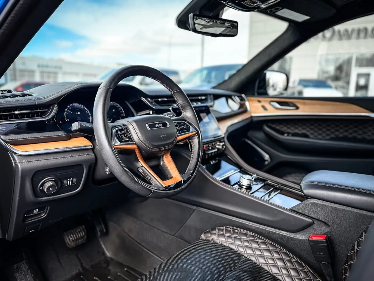 Jeep Grand Cherokee снимка Jeep Grand Cherokee