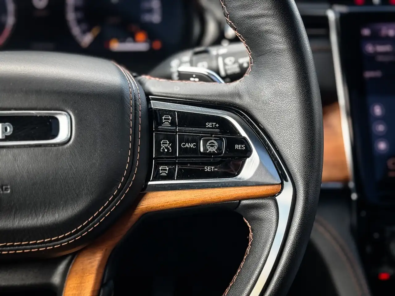 Jeep Grand Cherokee снимка Jeep Grand Cherokee