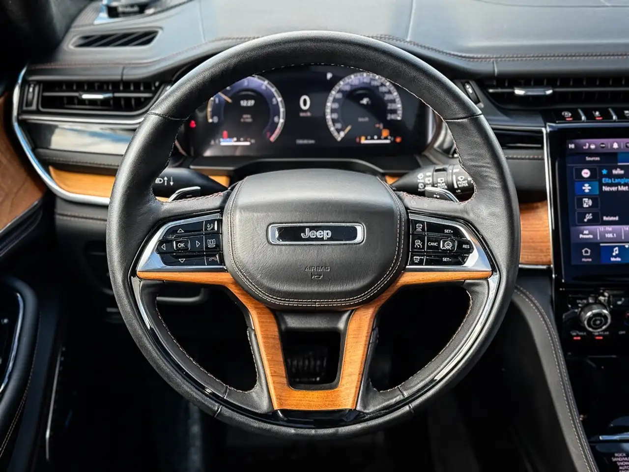 Jeep Grand Cherokee снимка Jeep Grand Cherokee