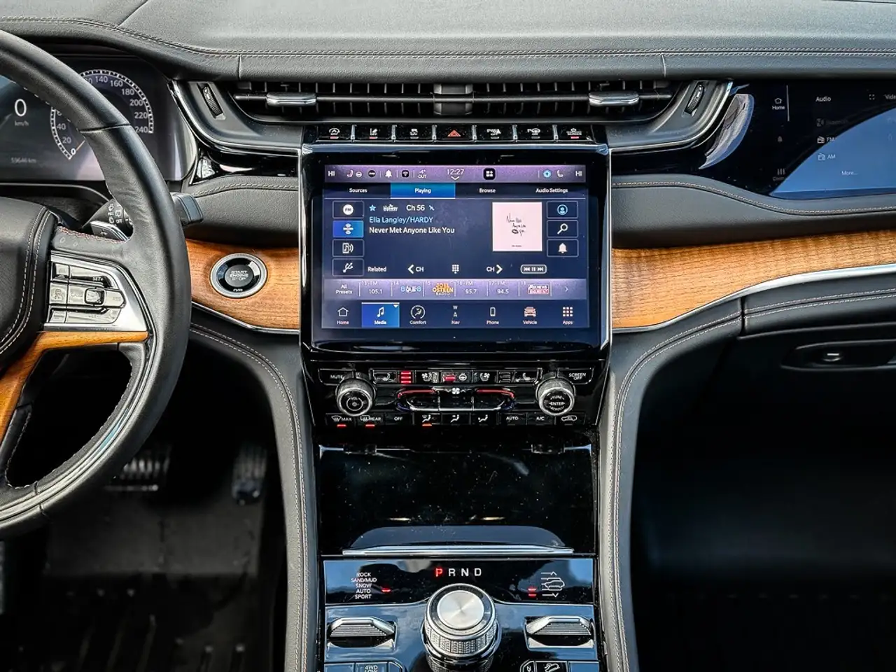 Jeep Grand Cherokee снимка Jeep Grand Cherokee