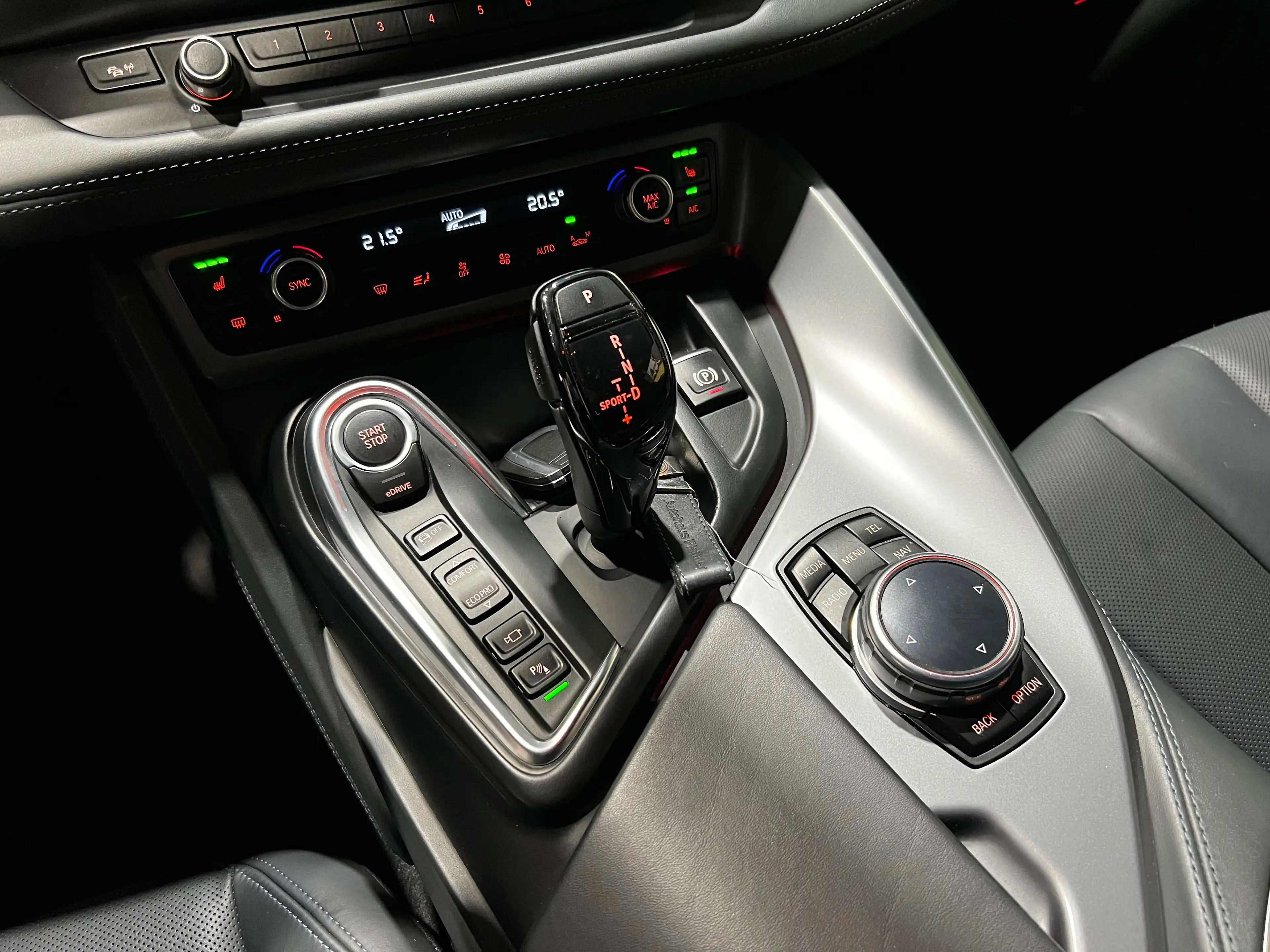 BMW i8 Pure Impulse*RFK*HUD*HARMAN/KARDON*SITZHEIZUNG* — photo 9