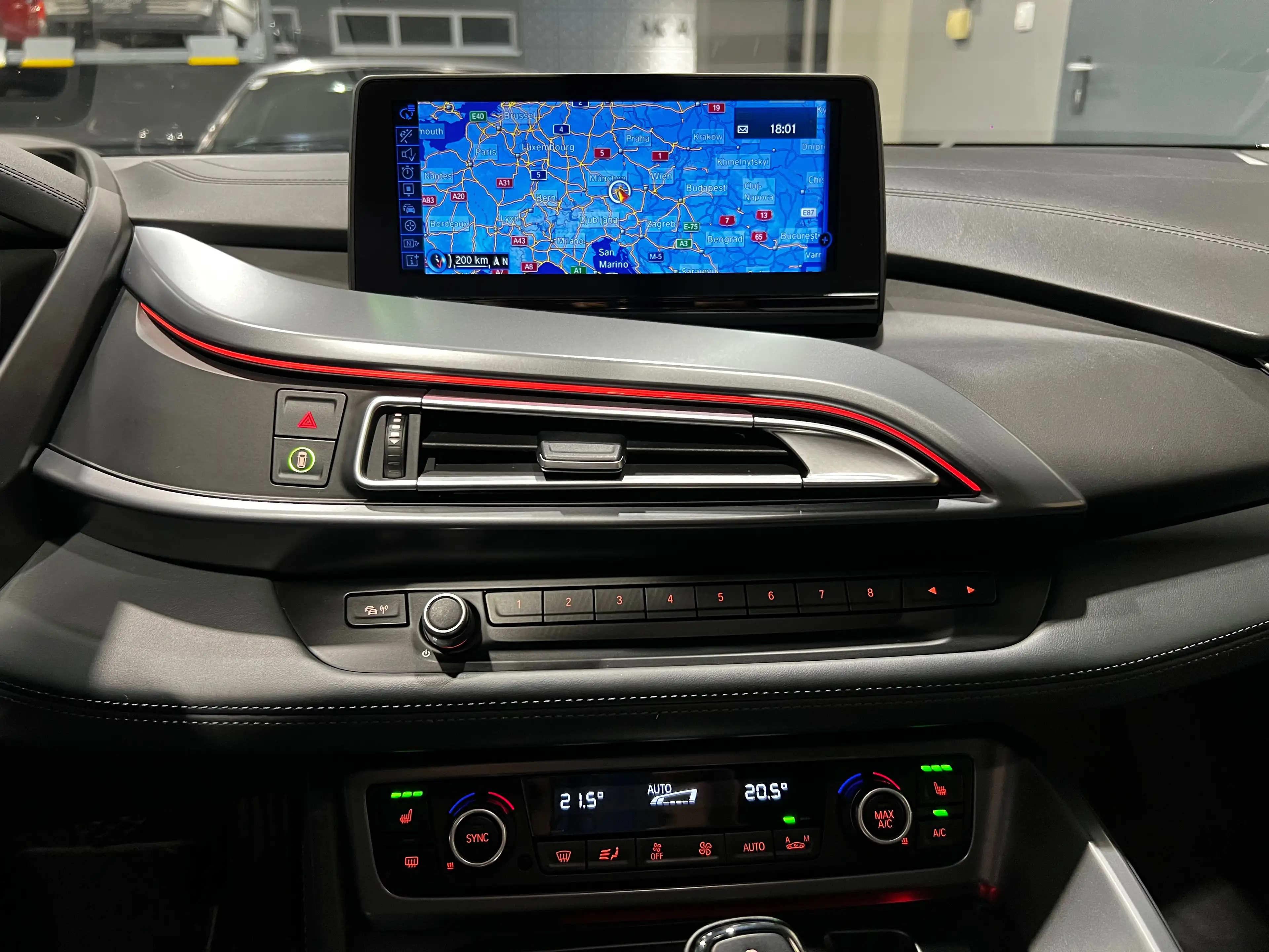 BMW i8 Pure Impulse*RFK*HUD*HARMAN/KARDON*SITZHEIZUNG* — photo 8