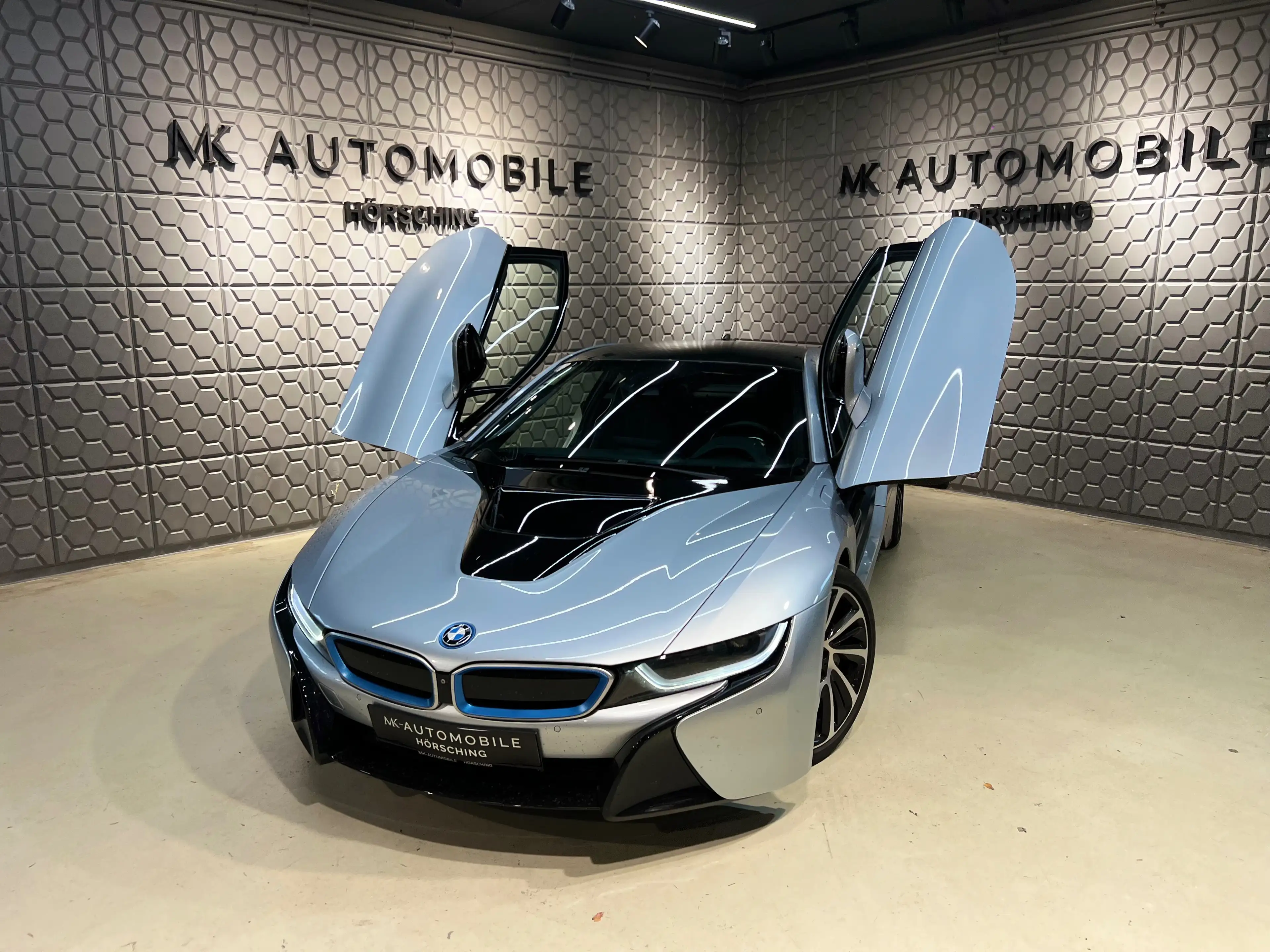 BMW i8 Pure Impulse*RFK*HUD*HARMAN/KARDON*SITZHEIZUNG* — photo 3