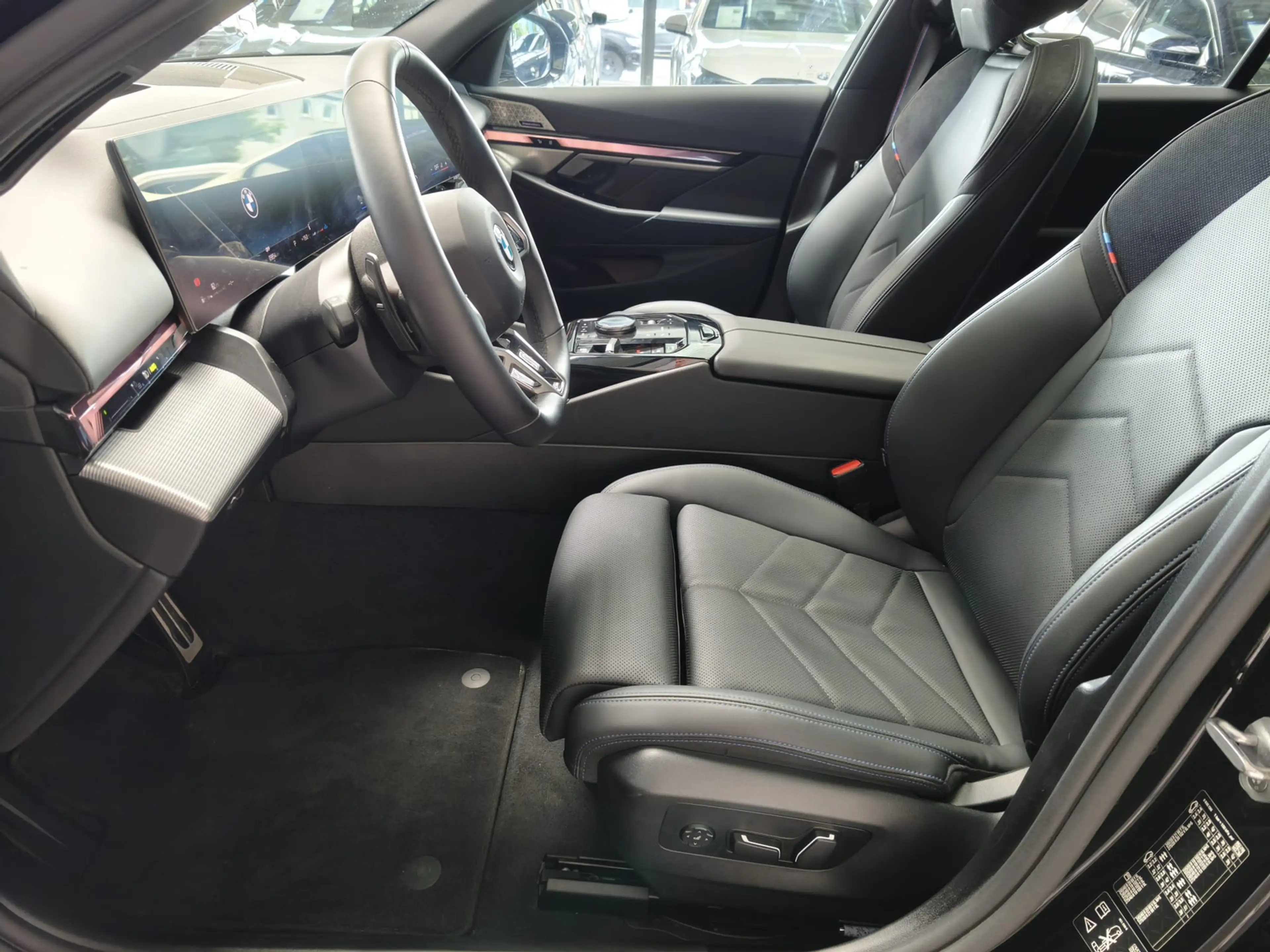 BMW 520 d Tour.xDr M Sport Pro ACC/Pano/360°/B&W/21"/HUD — photo 8