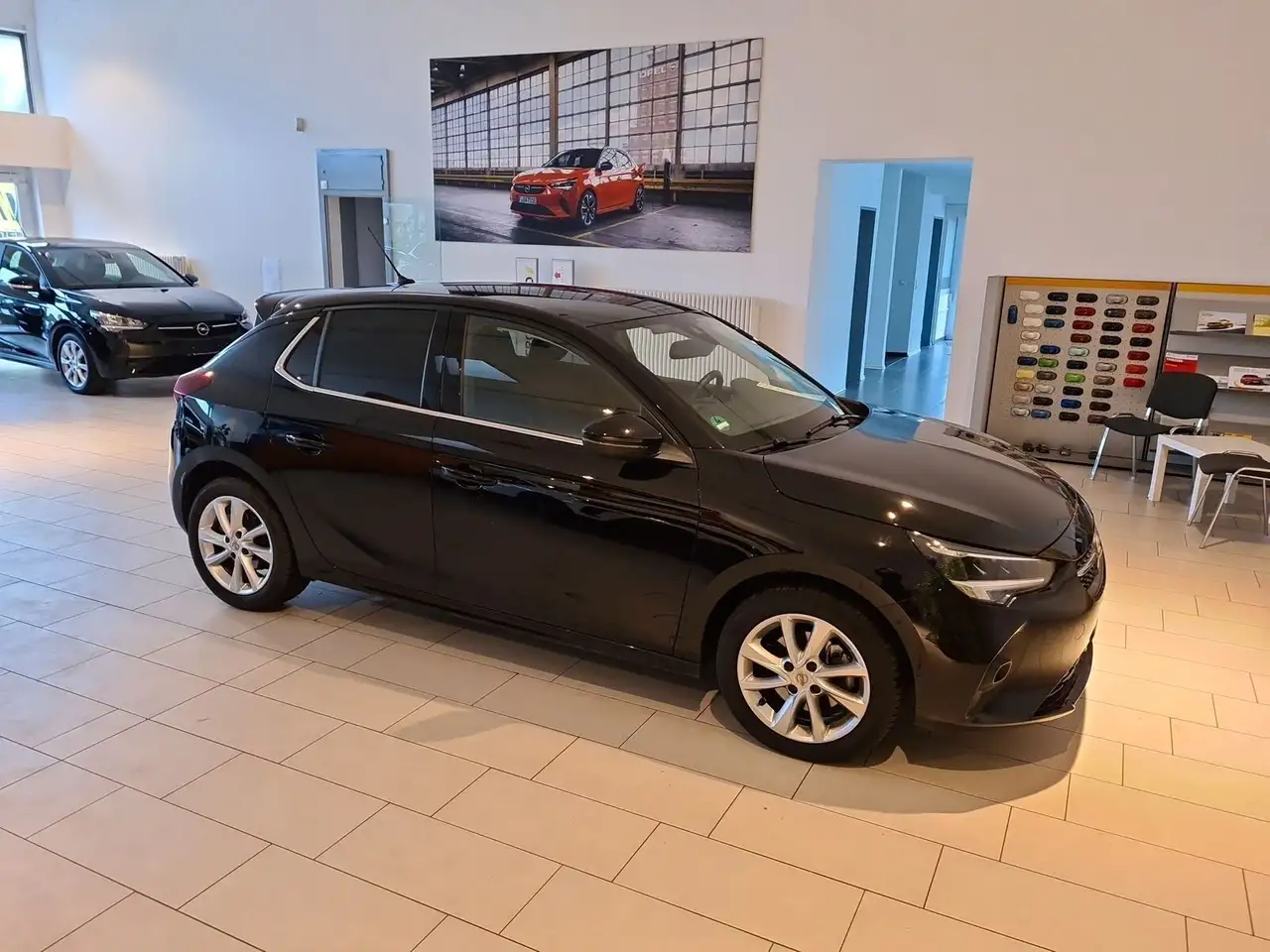 Opel Corsa Limousine in Schwarz gebraucht in Grünberg für € 18.990