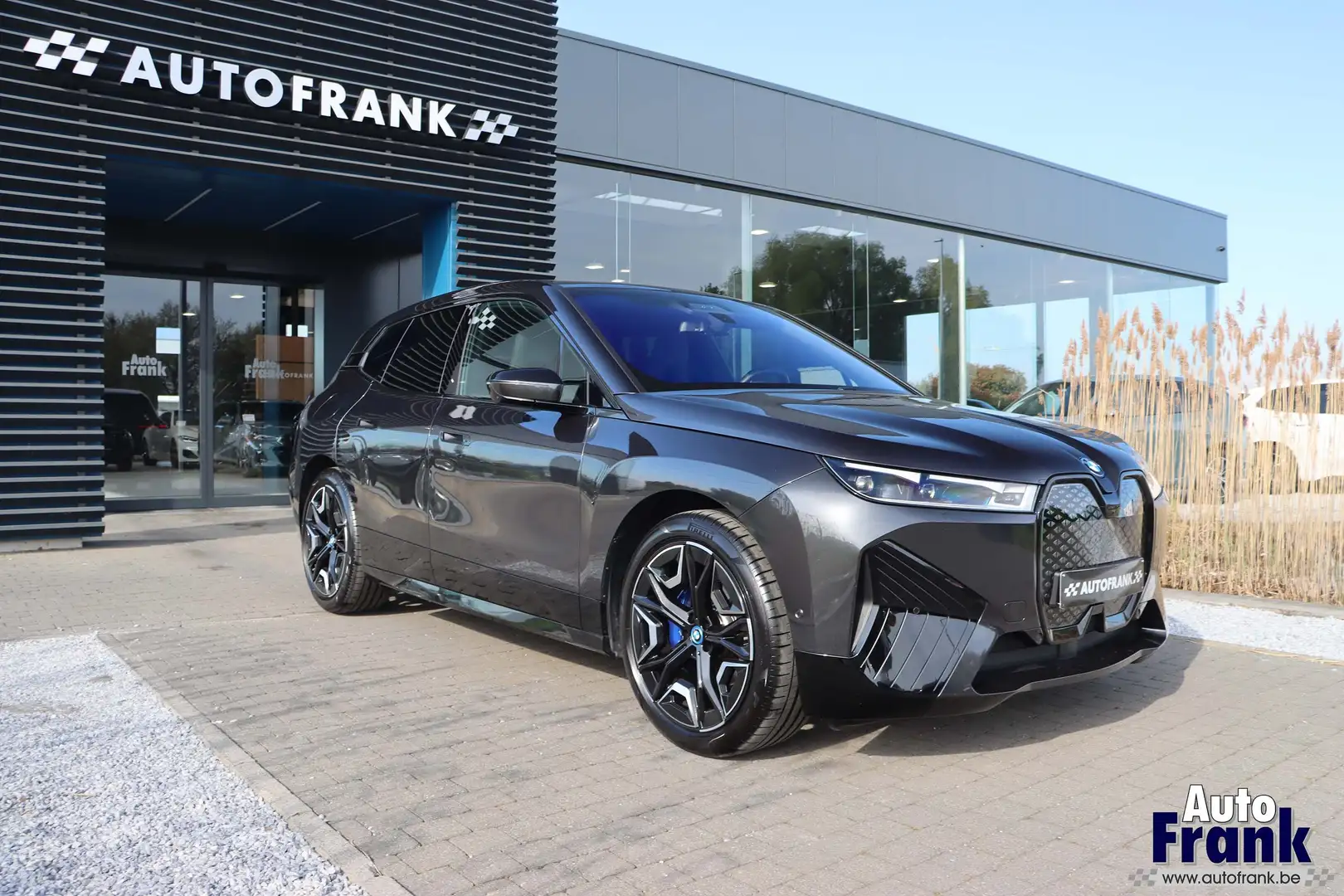 BMW iX 40 / M-SPORT / PANO / INTGR STR / LUCHTVERING Grijs - 1