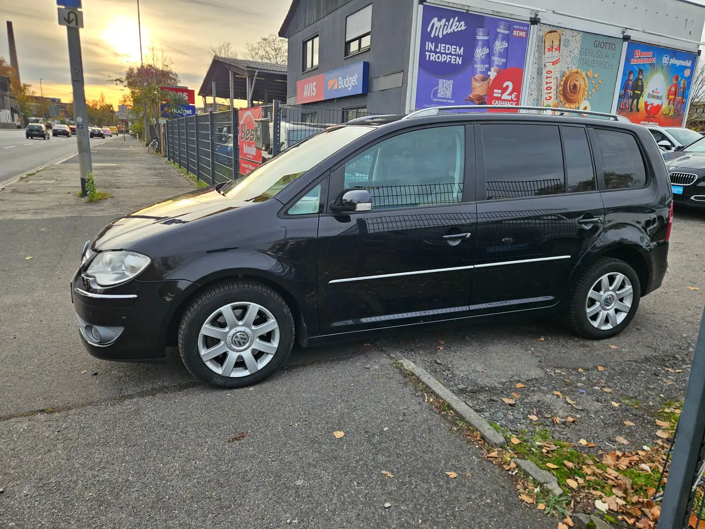 Volkswagen Touran Highline Schwarz - 2