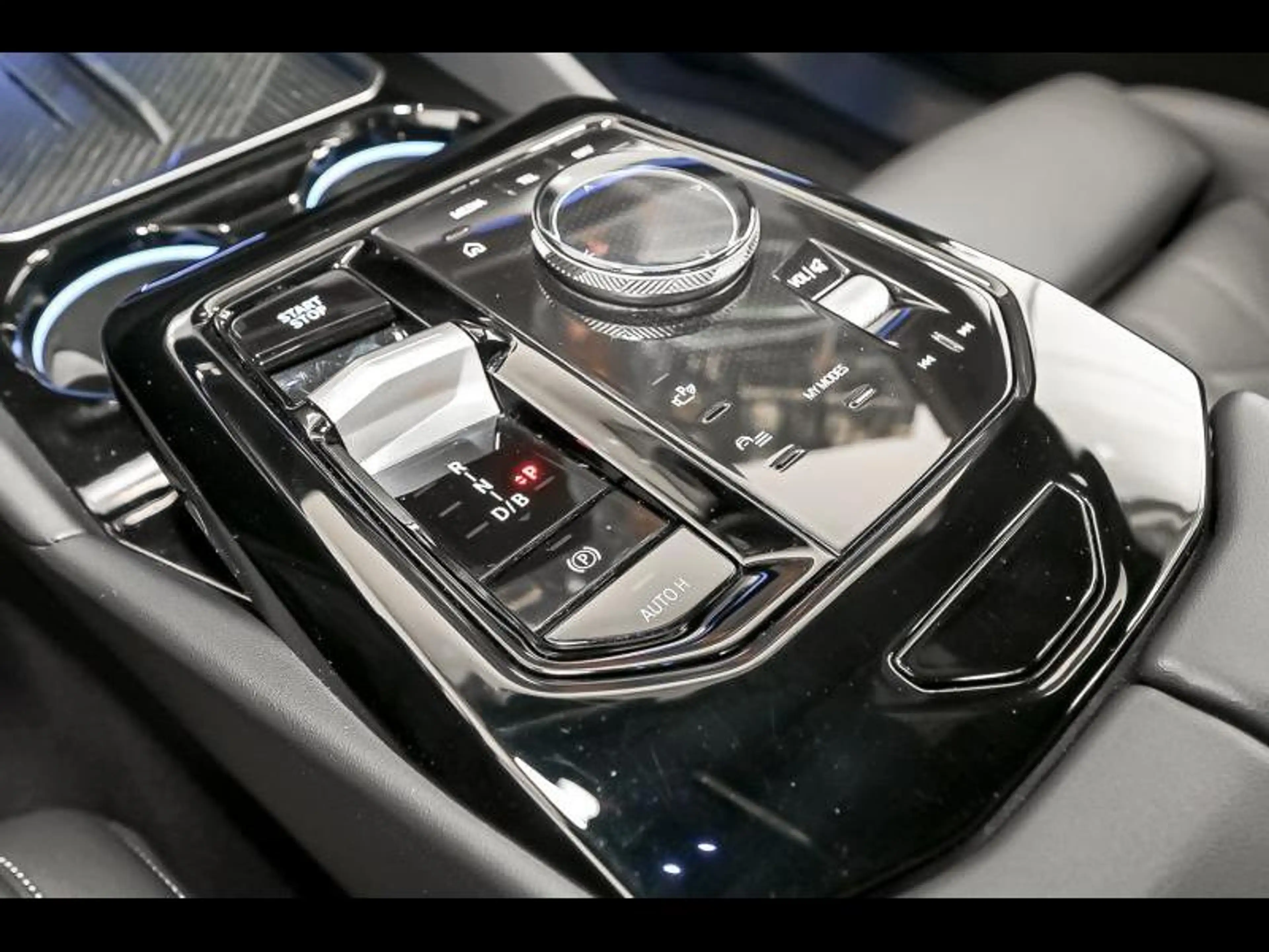 BMW i5 eDrive40 - M Sport - 360Cam|Hud|Dass — photo 9