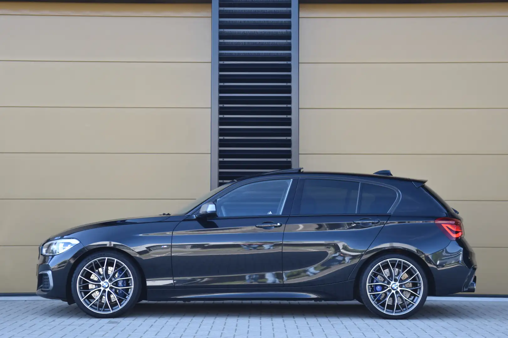 BMW 140 1-serie M140i xDrive High Executive * Schuifdak * Schwarz - 2