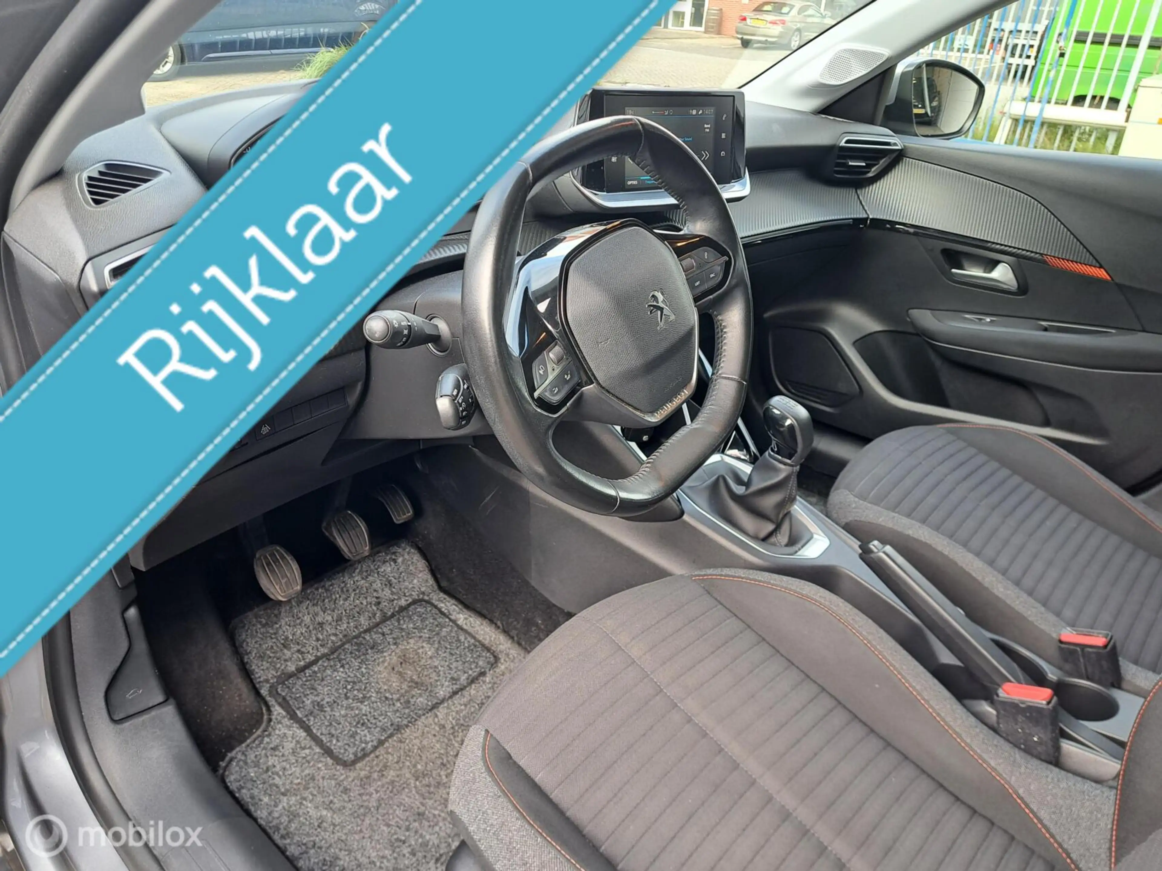 Peugeot 208 1.2 PureTech Allure — photo 10