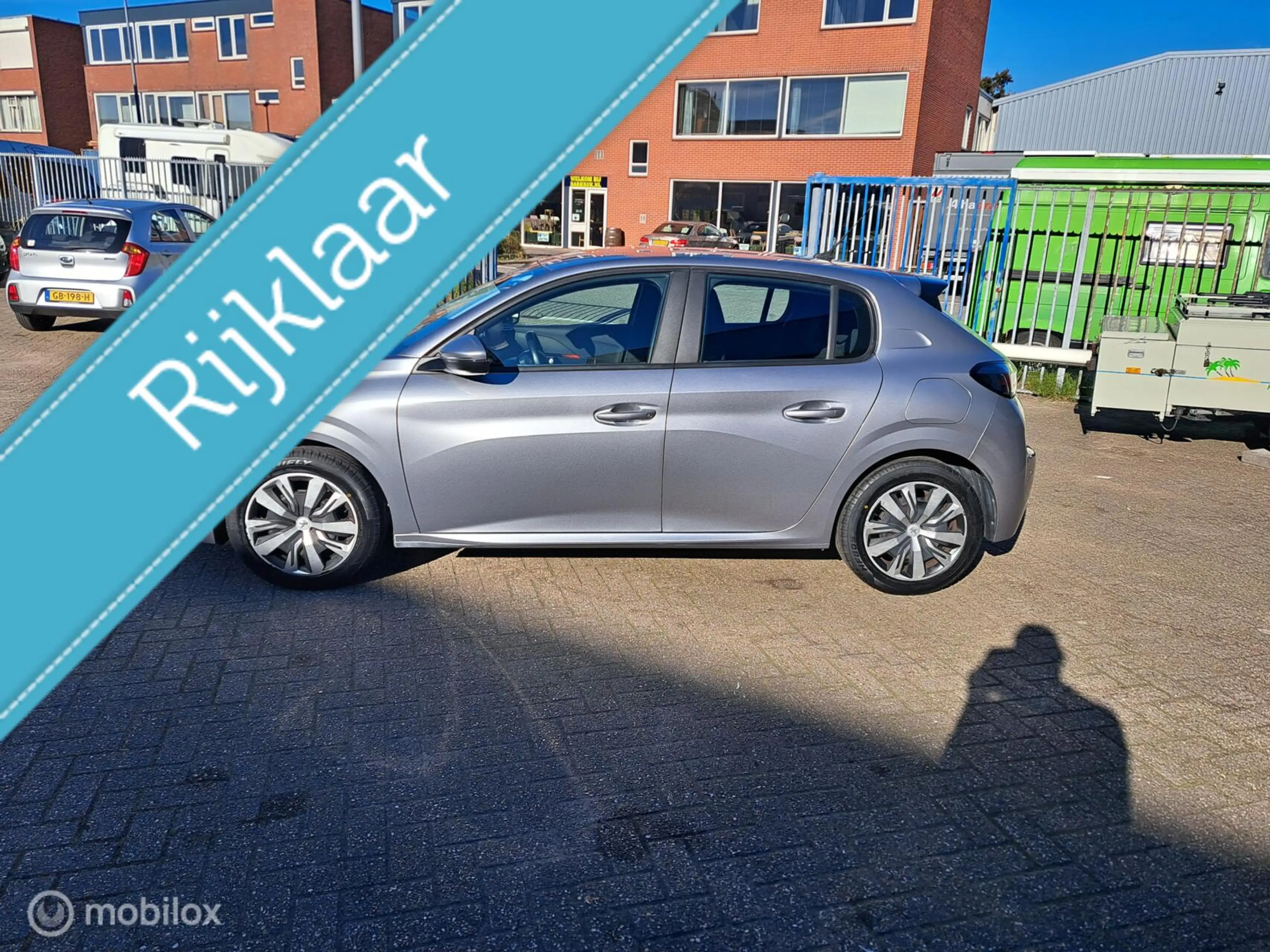 Peugeot 208 1.2 PureTech Allure — photo 2
