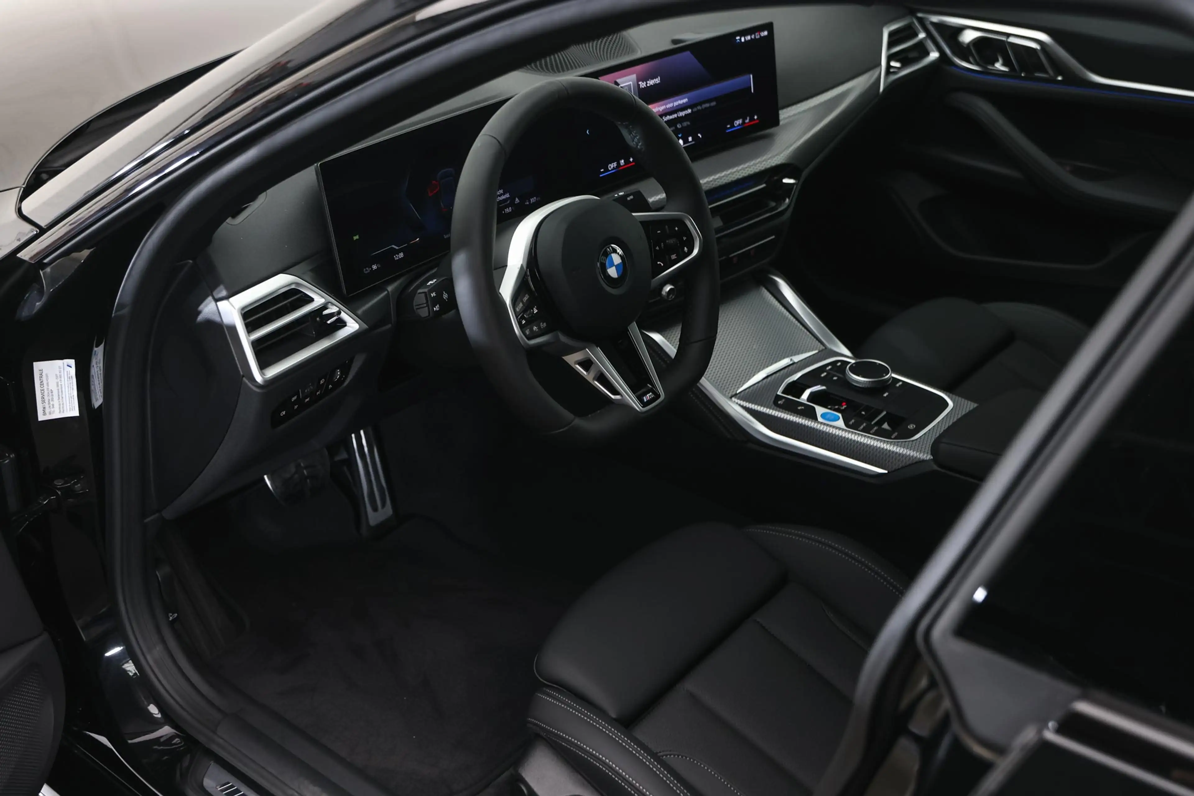 BMW i4 eDrive35 M Sport / Achteruitrijcamera / Adaptieve — photo 8