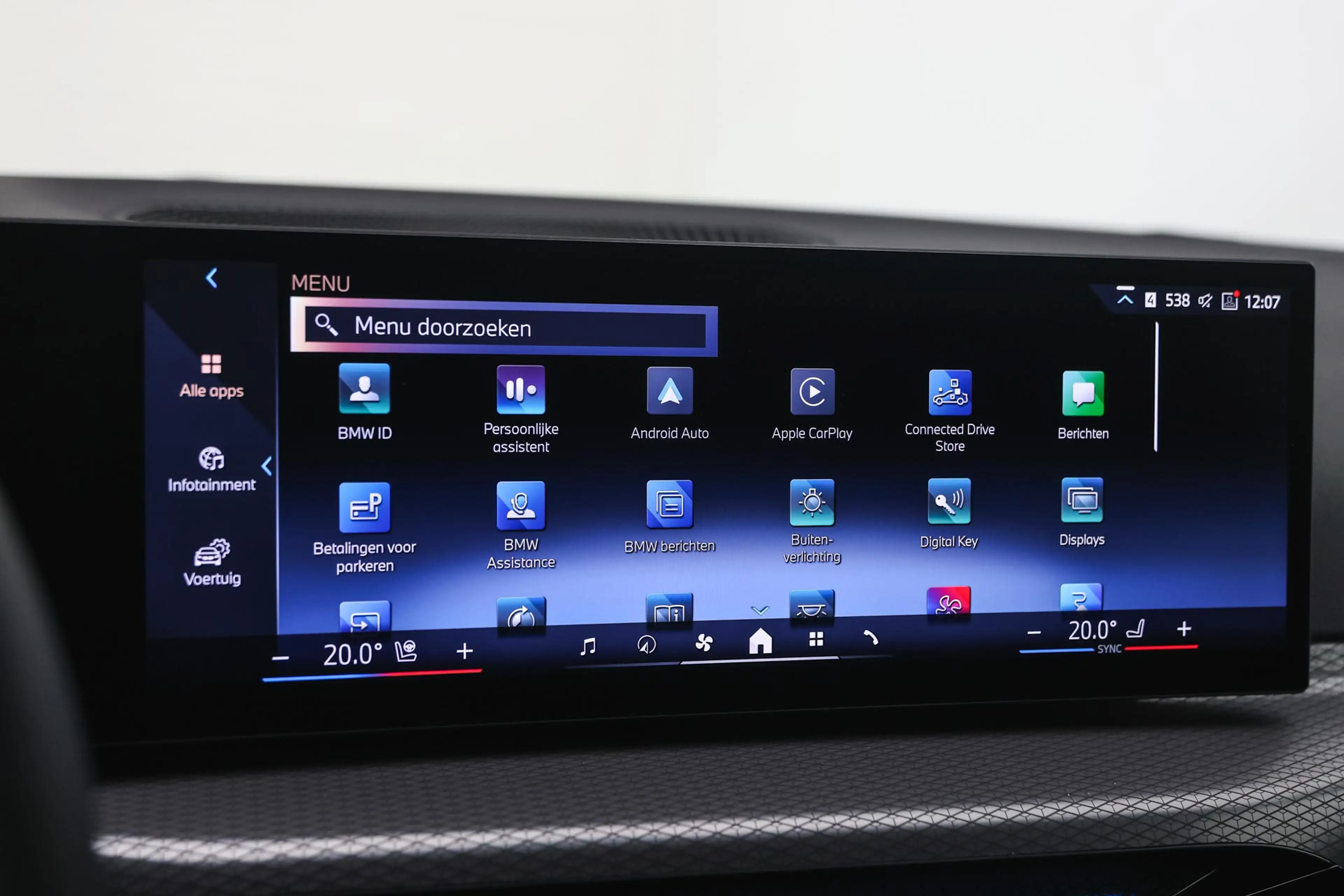 BMW i4 eDrive35 M Sport / Achteruitrijcamera / Adaptieve — photo 15