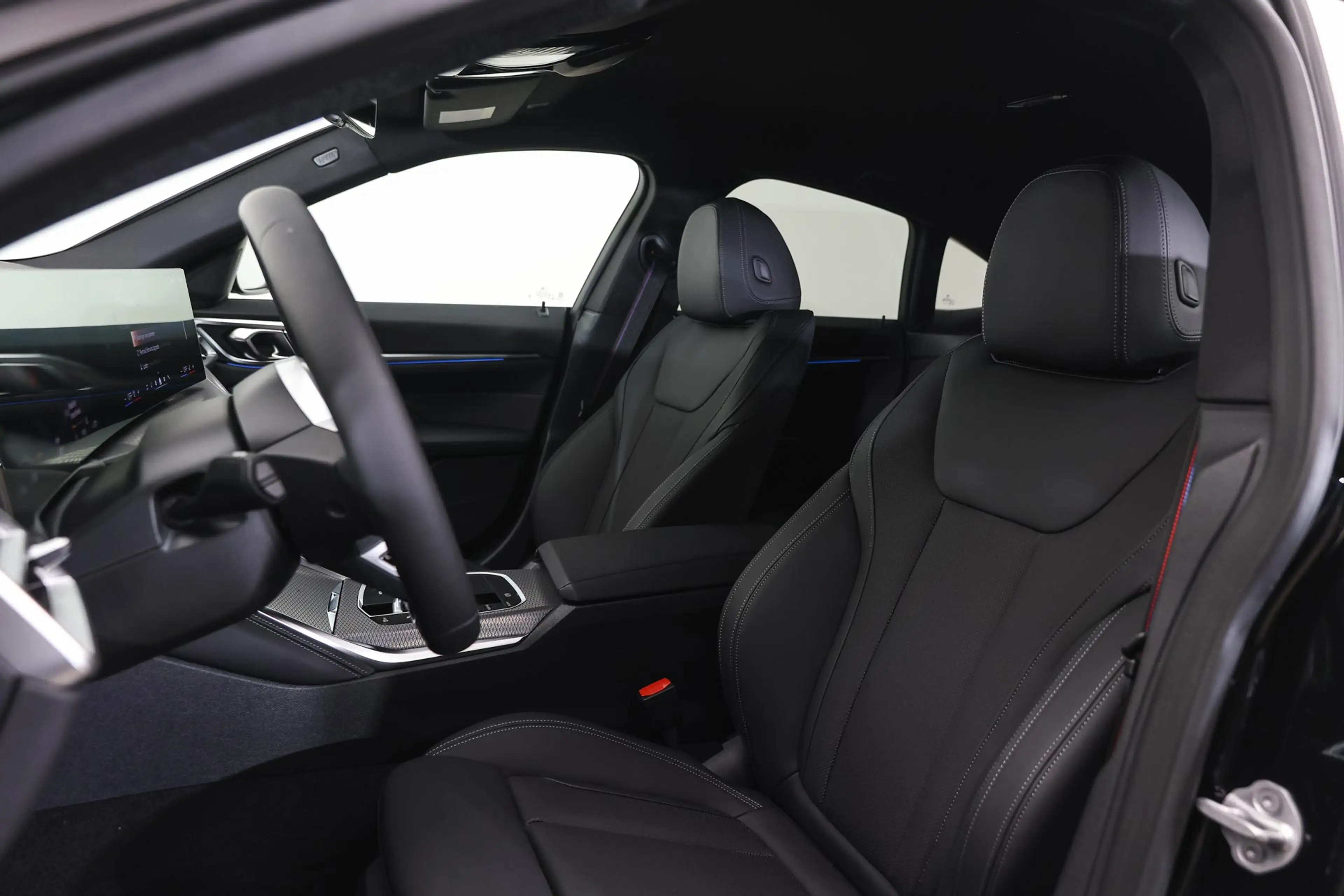 BMW i4 eDrive35 M Sport / Achteruitrijcamera / Adaptieve — photo 11