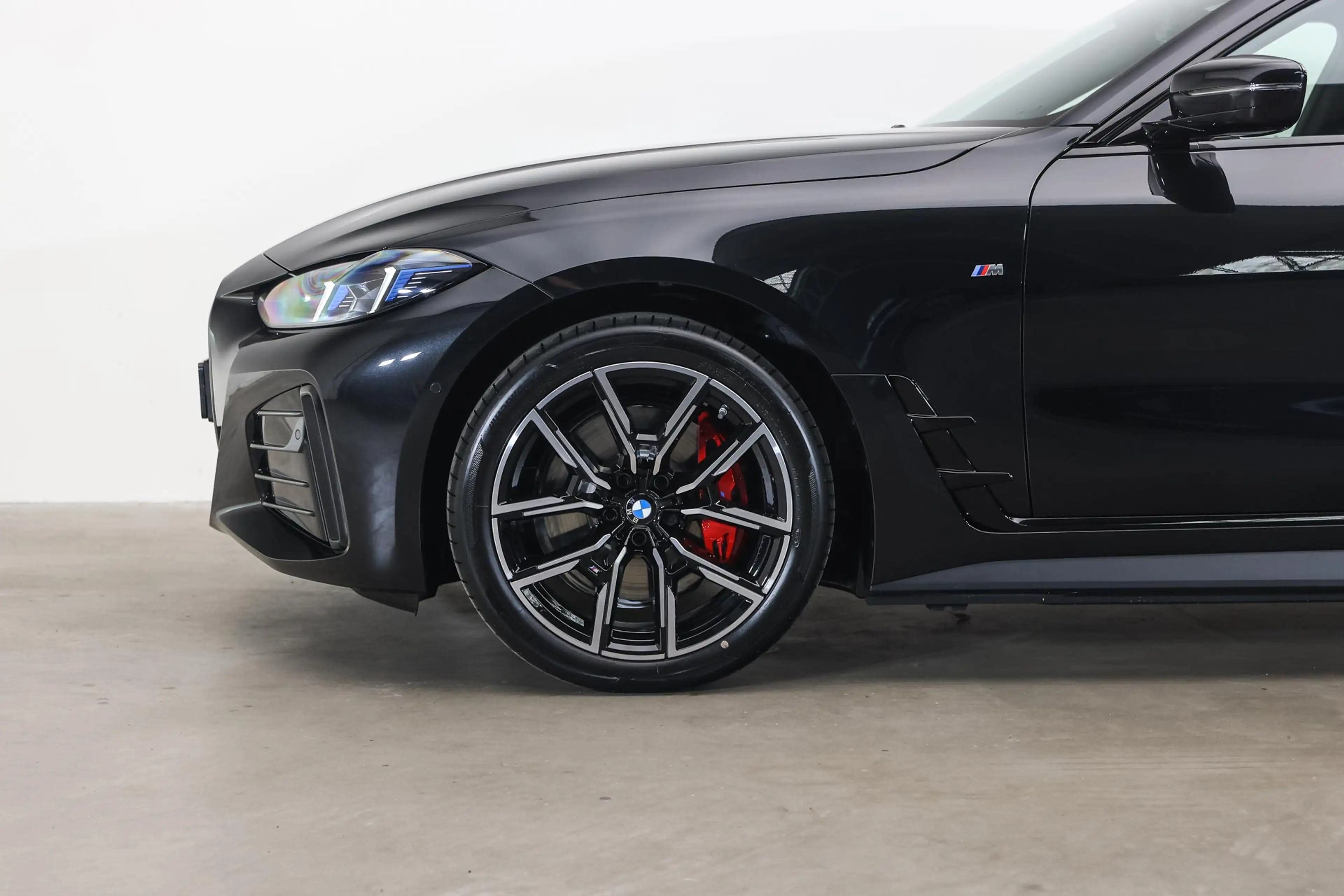 BMW i4 eDrive35 M Sport / Achteruitrijcamera / Adaptieve — photo 4