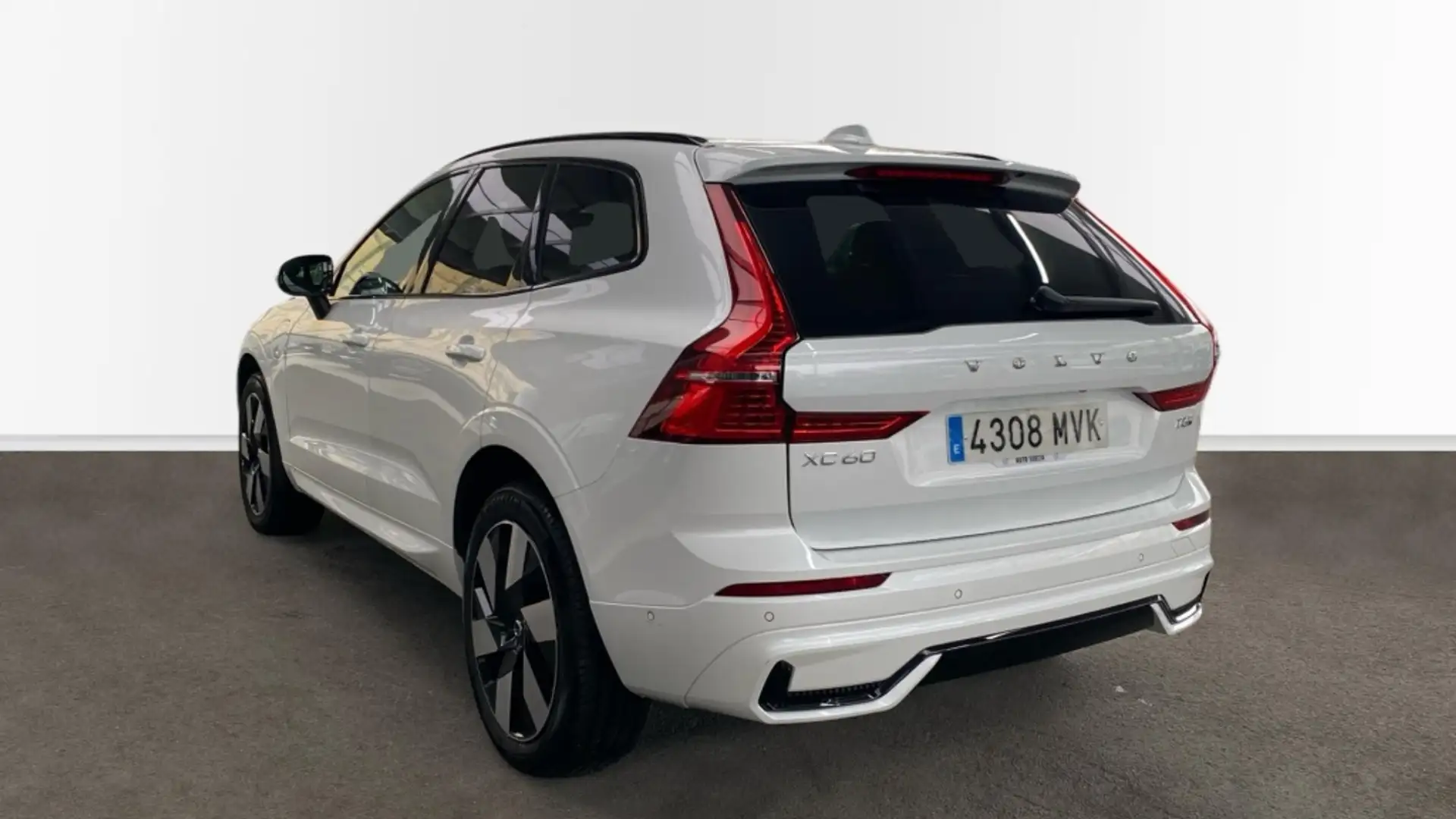Volvo XC60 2.0 T6 RECHARGE ULTIMATE DARK AUTO 4WD 5P - 2