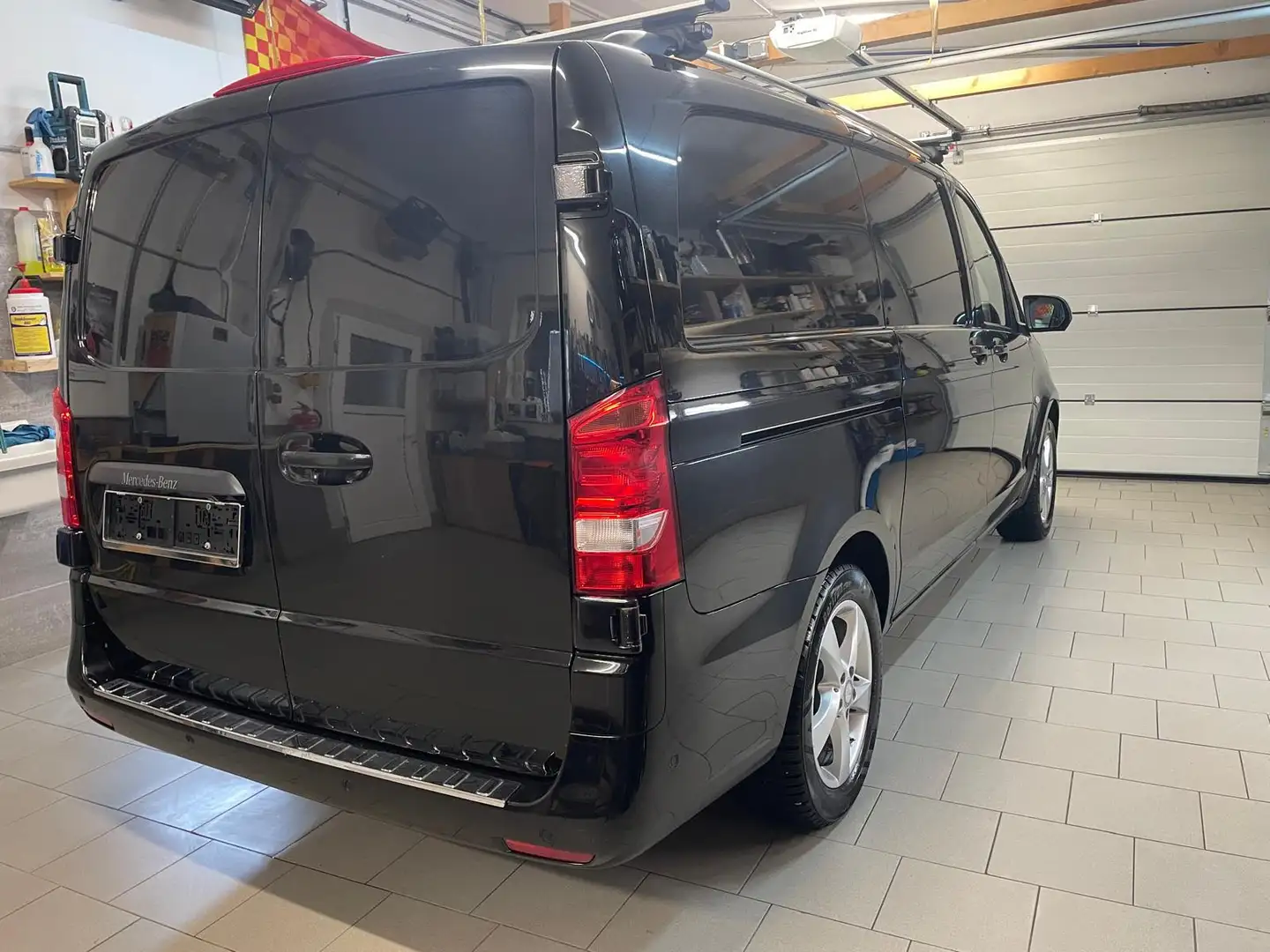 Mercedes-Benz Vito Vito Tourer Pro 119 BlueTEC lang Tourer Pro Schwarz - 2