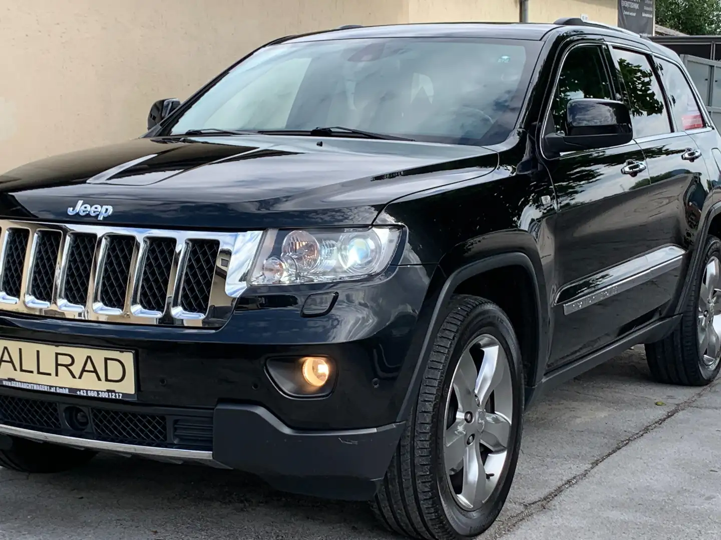 Jeep Grand Cherokee 3.0 CRD Overland, Bremsen+Pickerl NEU viele Extras Schwarz - 1