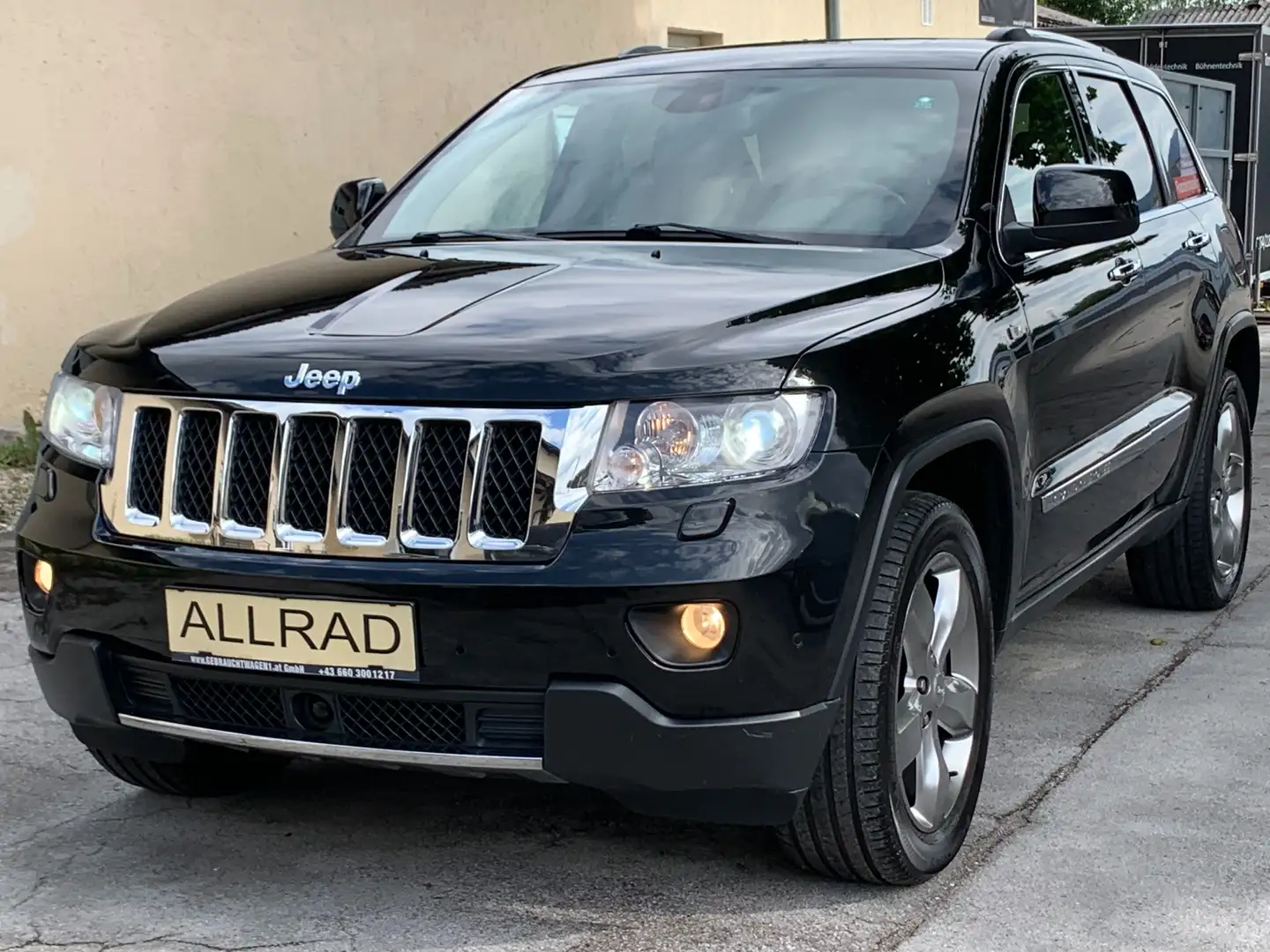 Jeep Grand Cherokee 3.0 CRD Overland, Bremsen+Pickerl NEU viele Extras Schwarz - 2