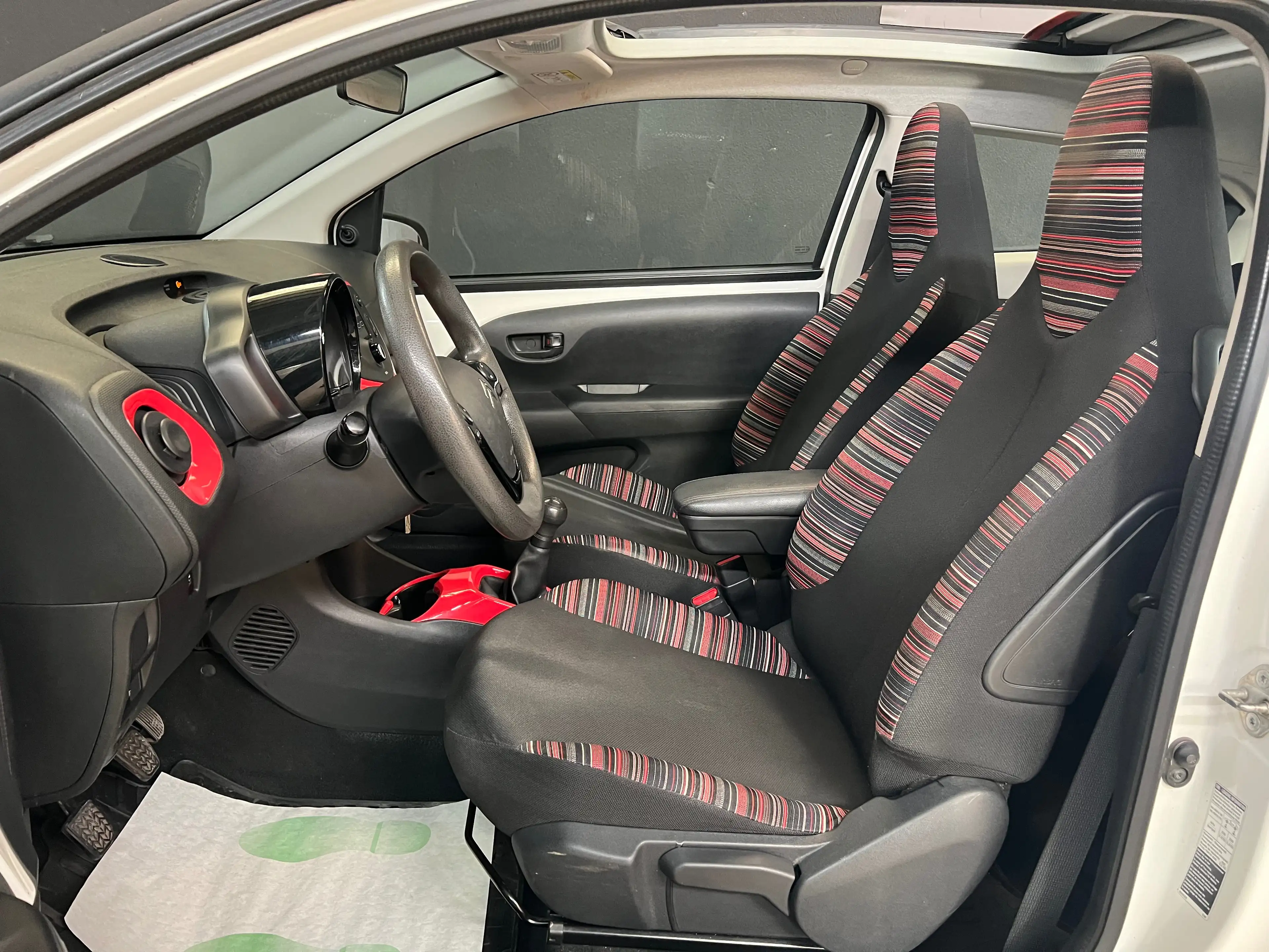 Citroen C1 1.0i- MOTEUR À CHAÎNE ! - TOIT OUVRANT - CLIM - JANTES - 12 MOIS GARANTIE !!! — photo 8