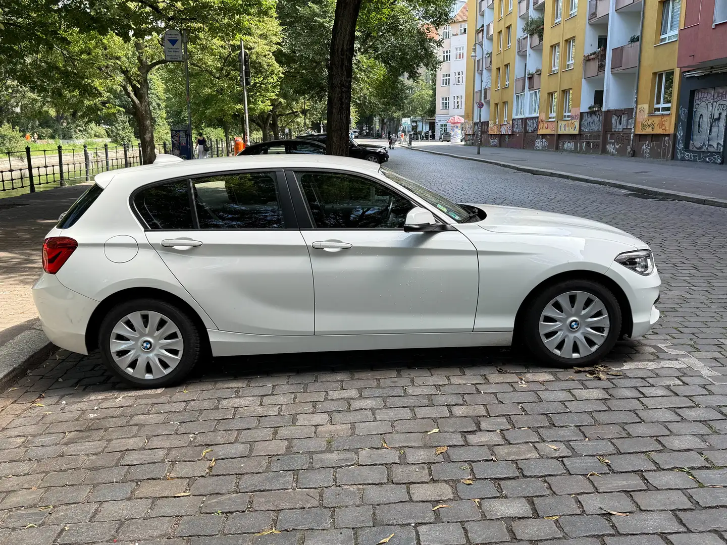 BMW 118 1er (5-Türer) 118i Aut. Sport Line Weiß - 1