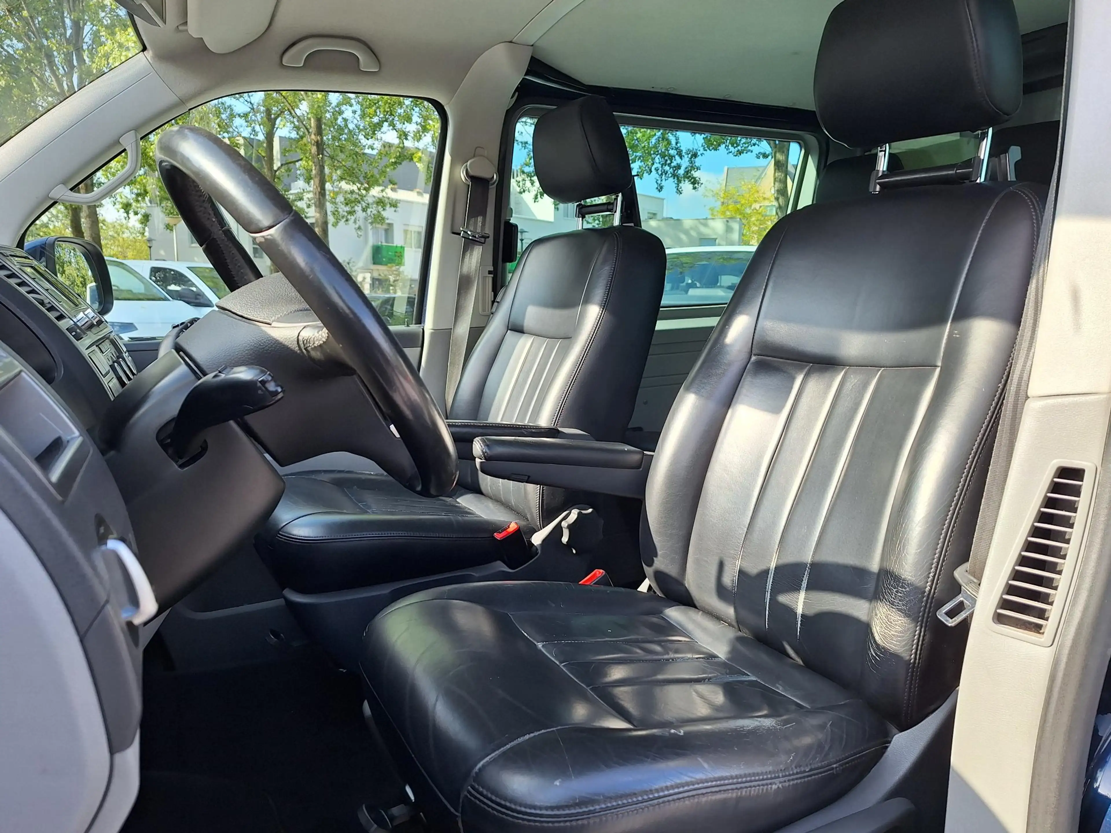 Volkswagen Transporter 2.0 TDI L2H1 DC Comfortline — photo 11