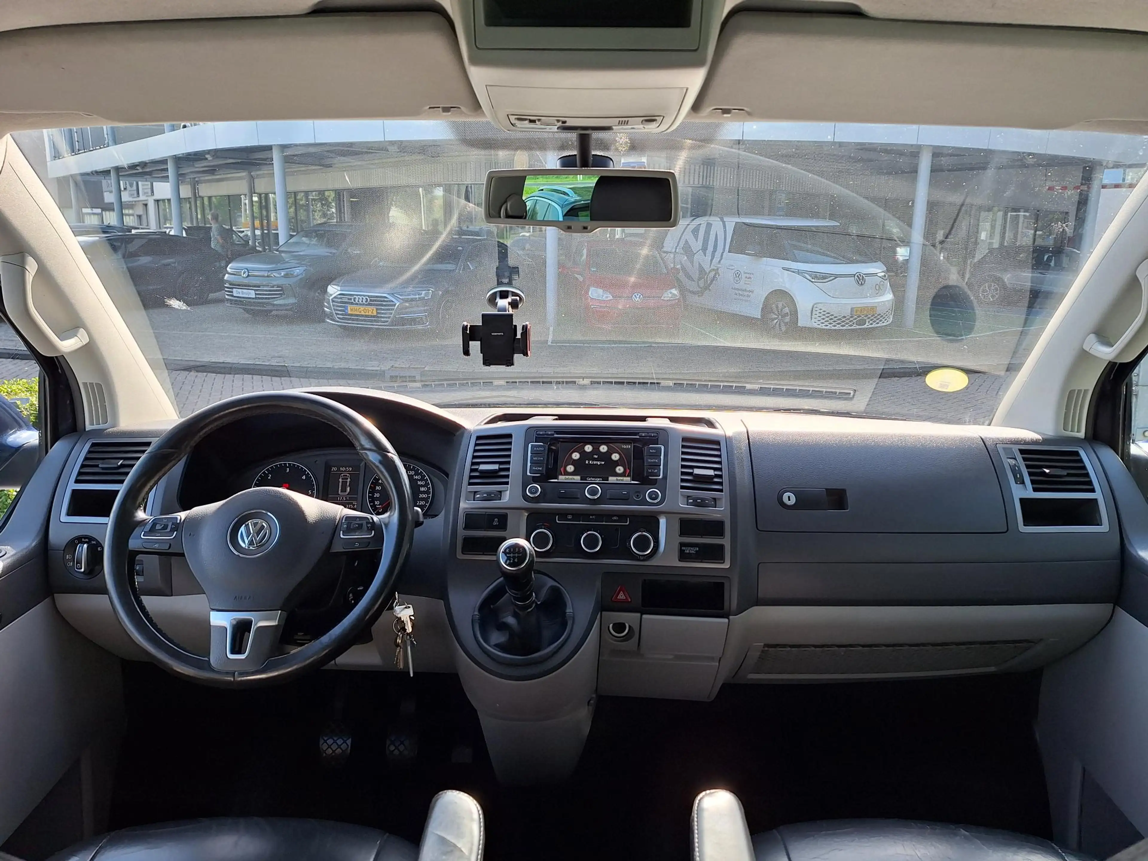 Volkswagen Transporter 2.0 TDI L2H1 DC Comfortline — photo 14