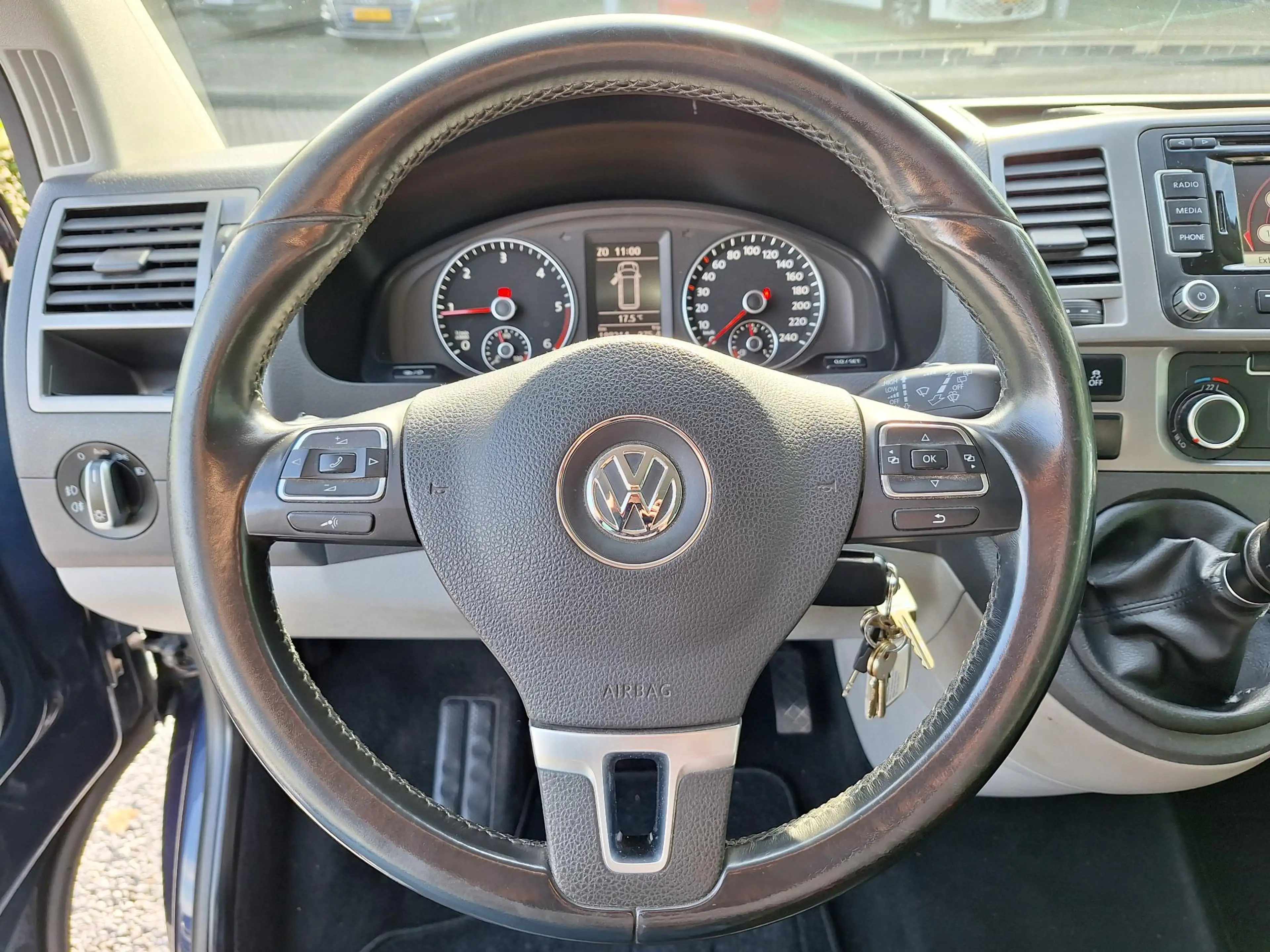 Volkswagen Transporter 2.0 TDI L2H1 DC Comfortline — photo 17