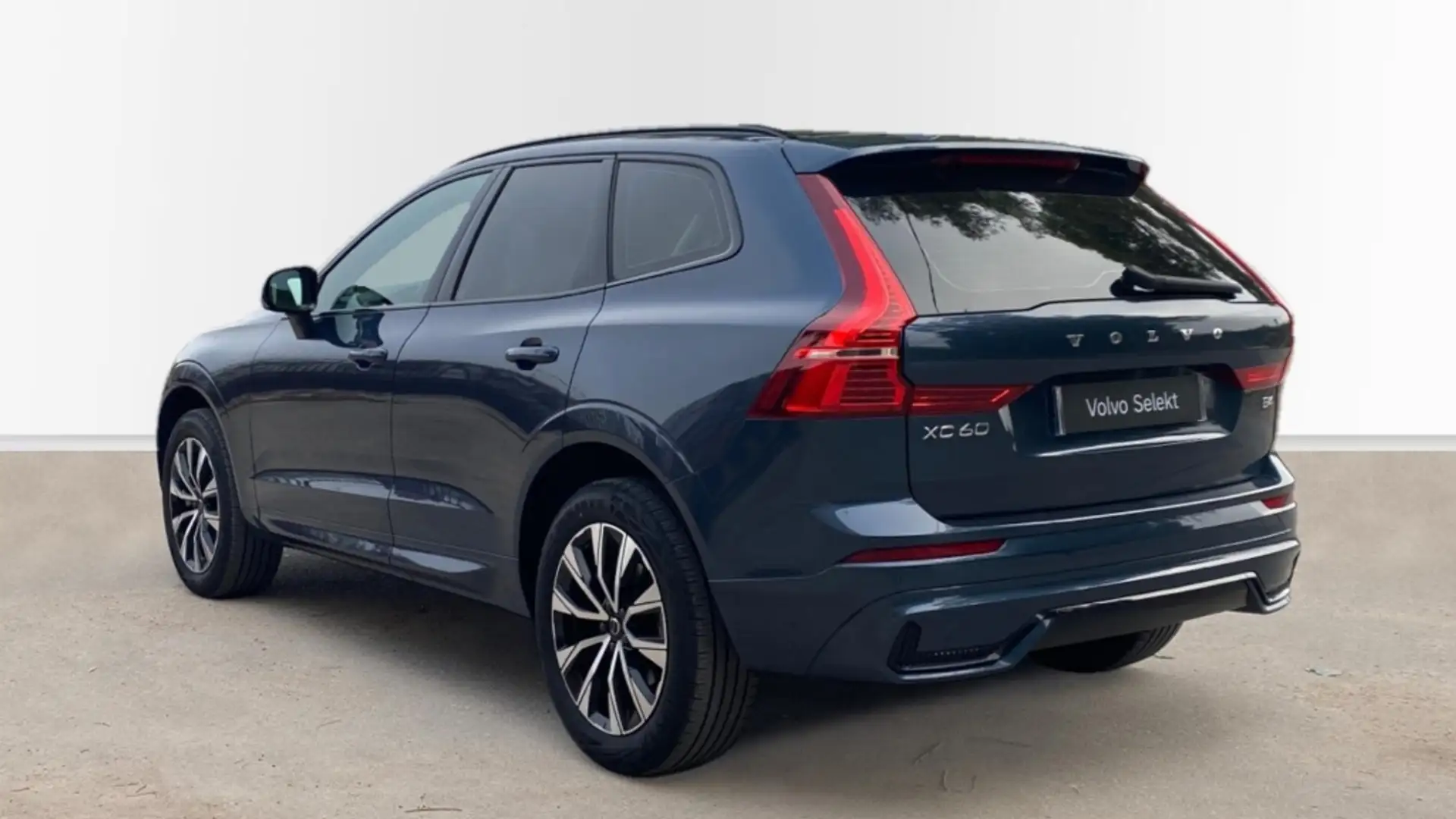 Volvo XC60 B4(D) PLUS DARK - 2